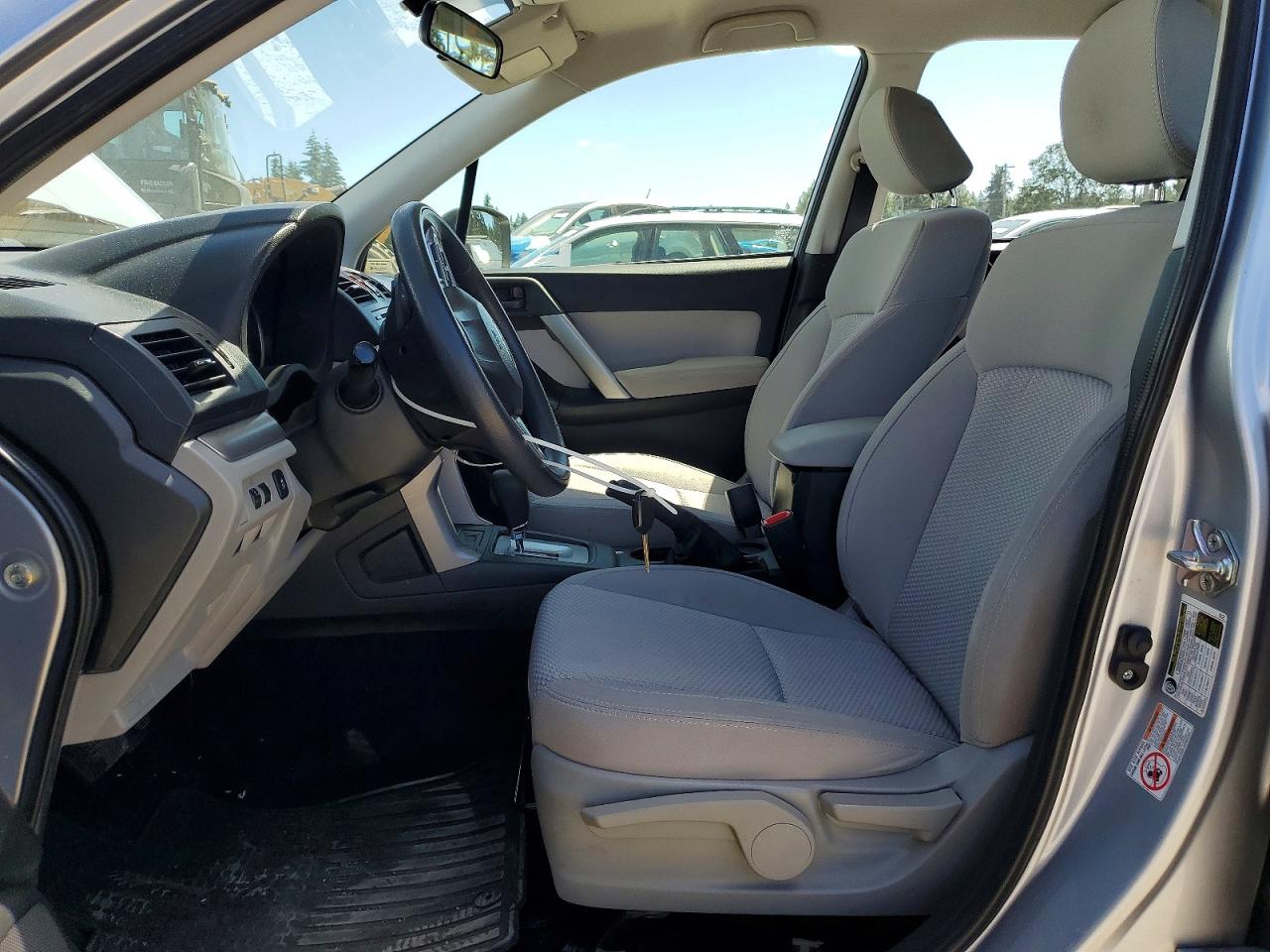 2015 Subaru Forester 2.5i Silver vin: JF2SJABC2FH546796