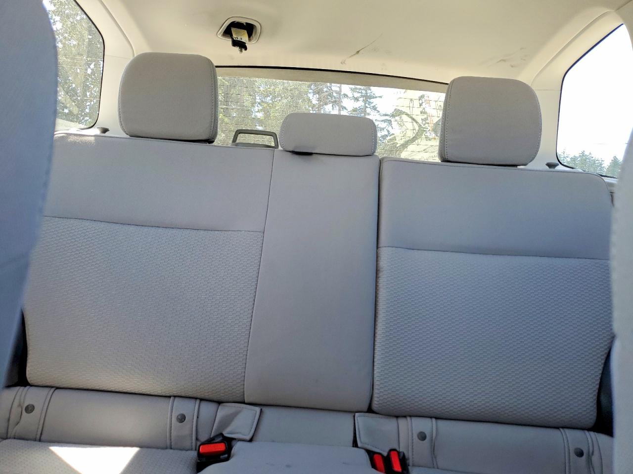 2015 Subaru Forester 2.5i Silver vin: JF2SJABC2FH546796
