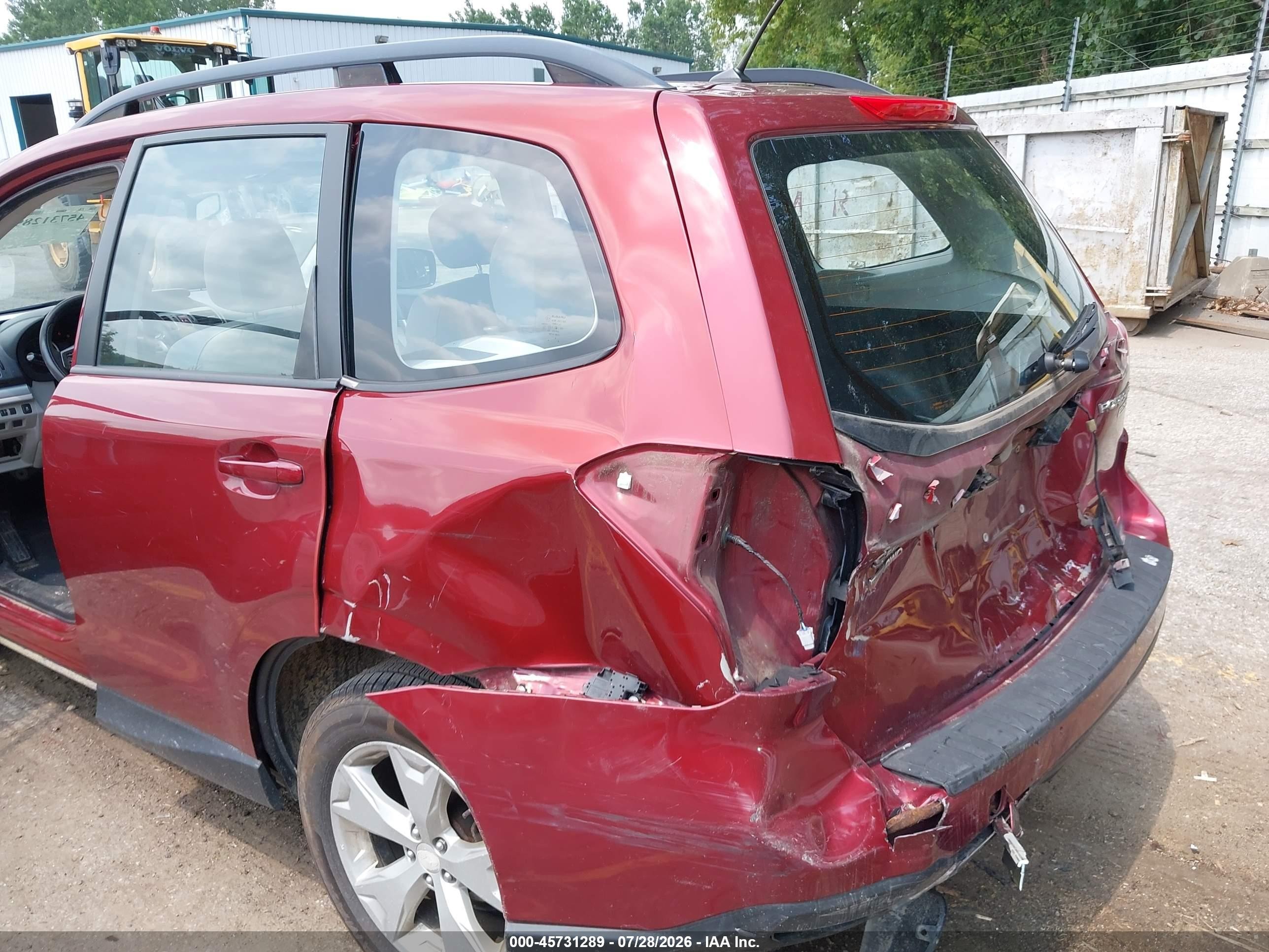 2015 Subaru Forester 2.5i Maroon vin: JF2SJABC2FH548354