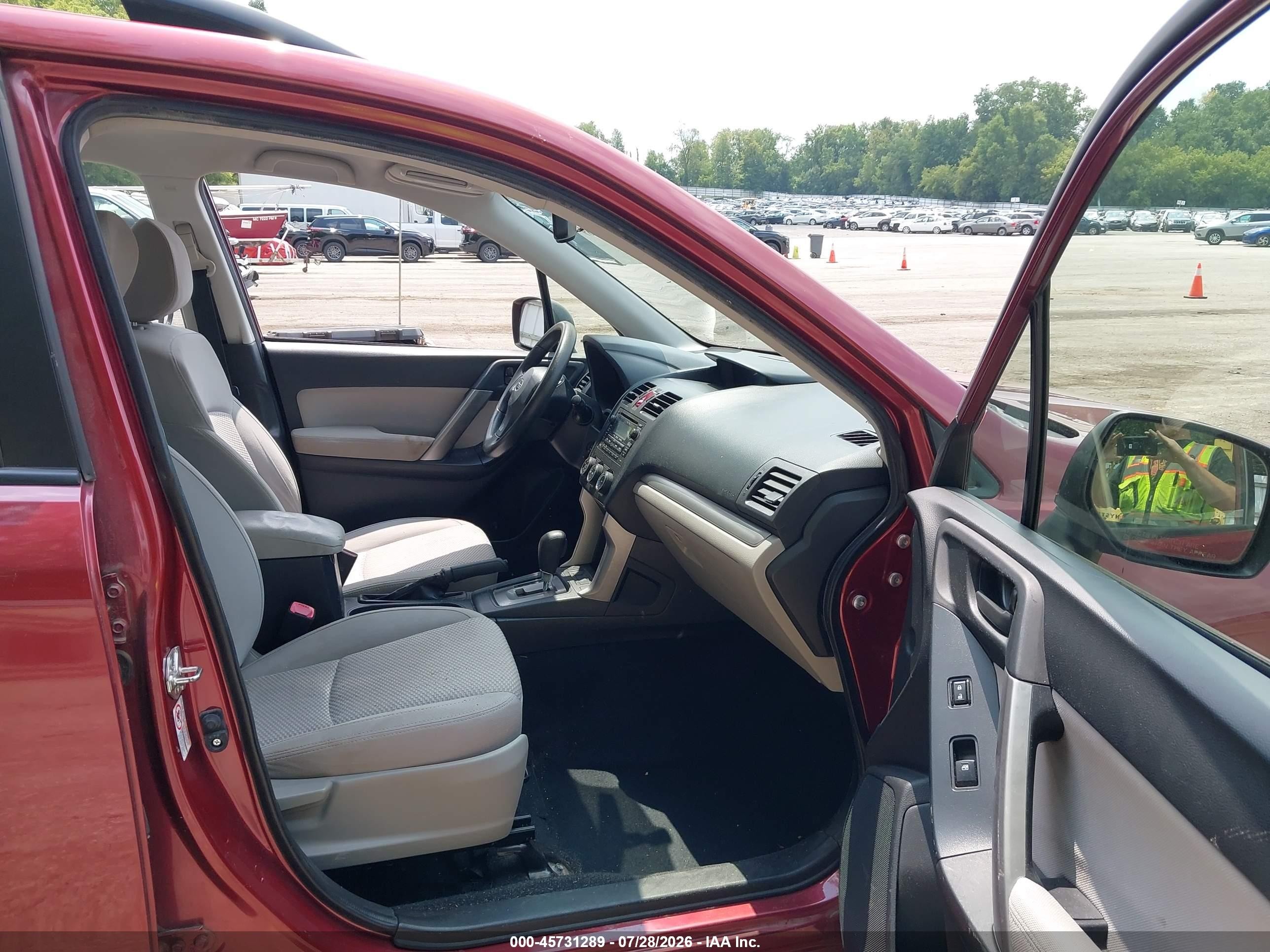 2015 Subaru Forester 2.5i Maroon vin: JF2SJABC2FH548354
