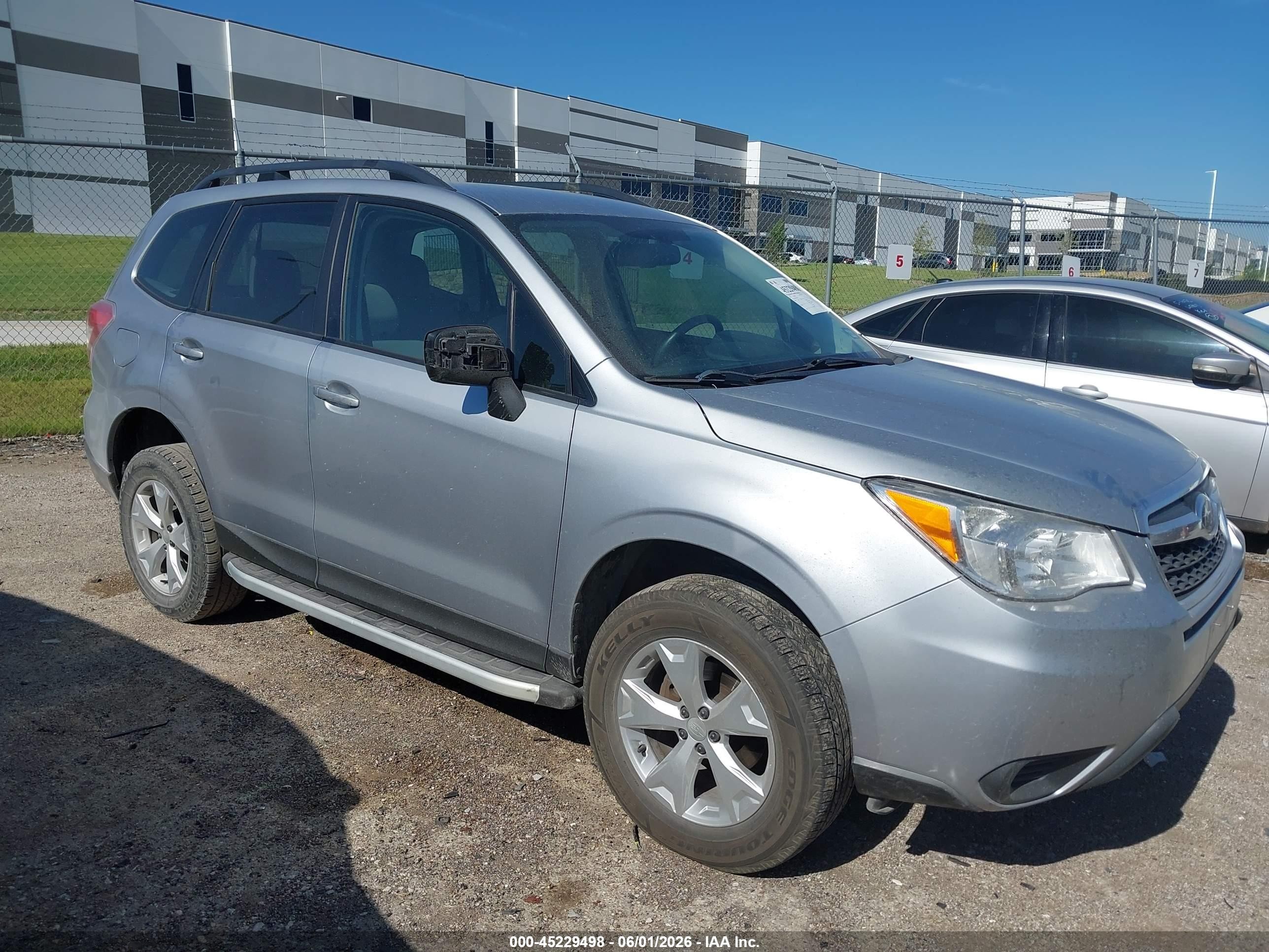 2015 Subaru Forester 2.5i Серебряный vin: JF2SJABC3FH419717