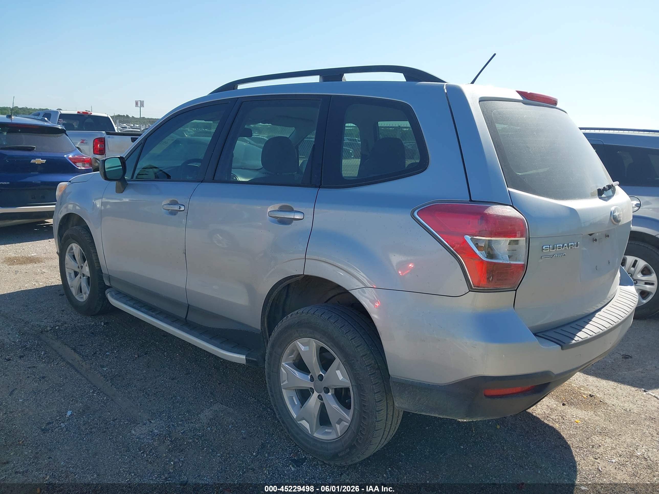 2015 Subaru Forester 2.5i Серебряный vin: JF2SJABC3FH419717