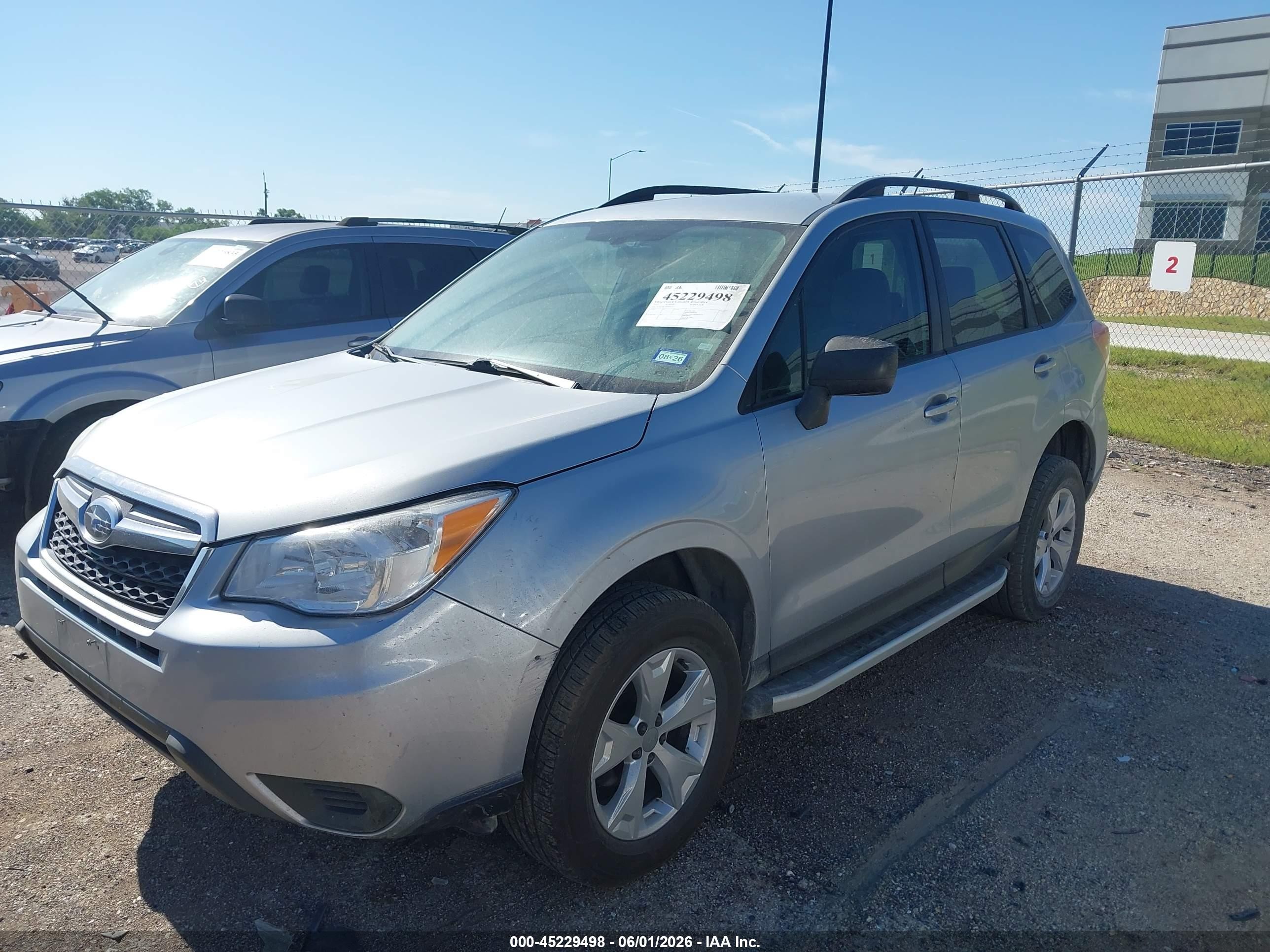 2015 Subaru Forester 2.5i Серебряный vin: JF2SJABC3FH419717