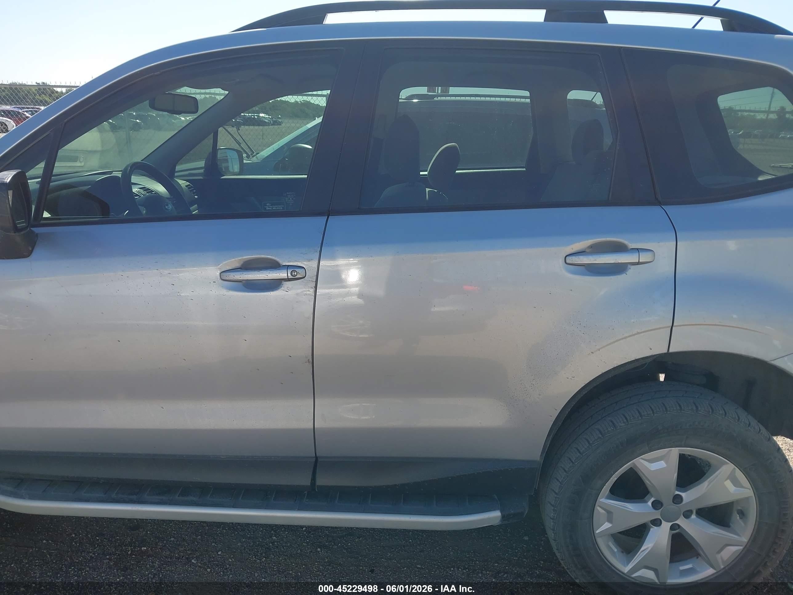 2015 Subaru Forester 2.5i Серебряный vin: JF2SJABC3FH419717