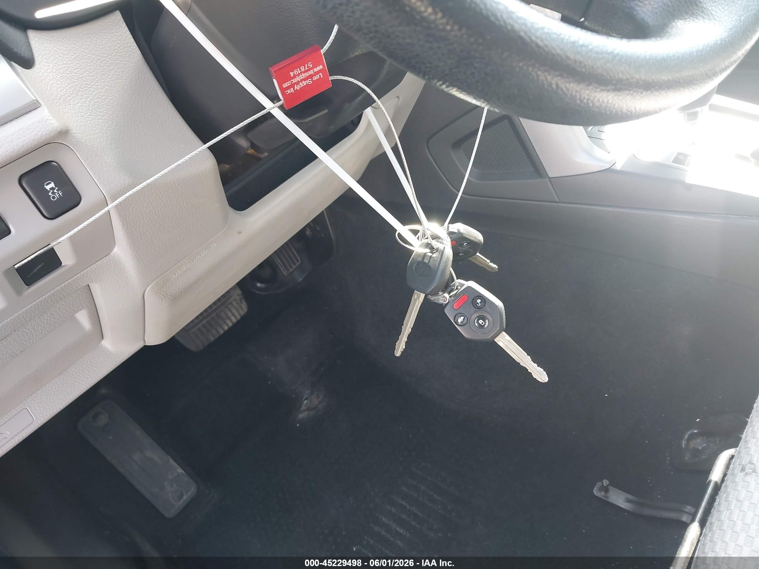 2015 Subaru Forester 2.5i Серебряный vin: JF2SJABC3FH419717