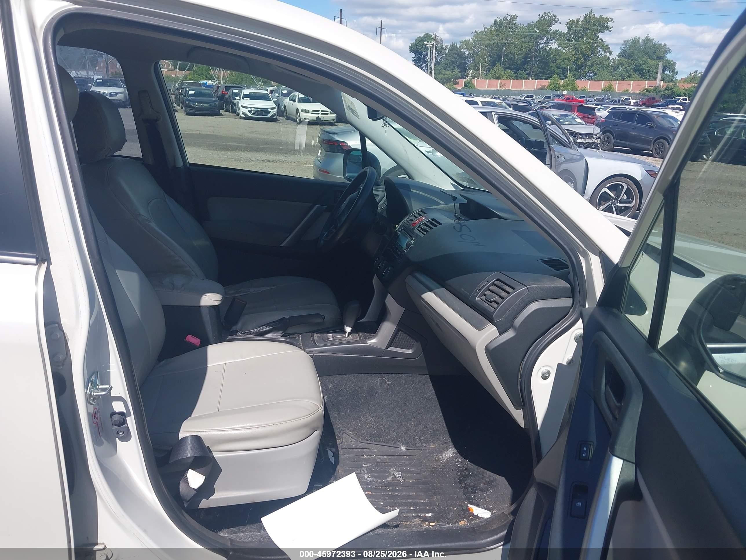 2015 Subaru Forester 2.5i White vin: JF2SJABC3FH456976