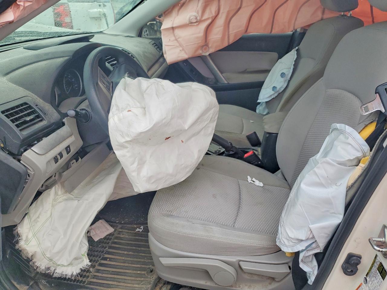 2015 Subaru Forester 2.5i Белый vin: JF2SJABC3FH470831