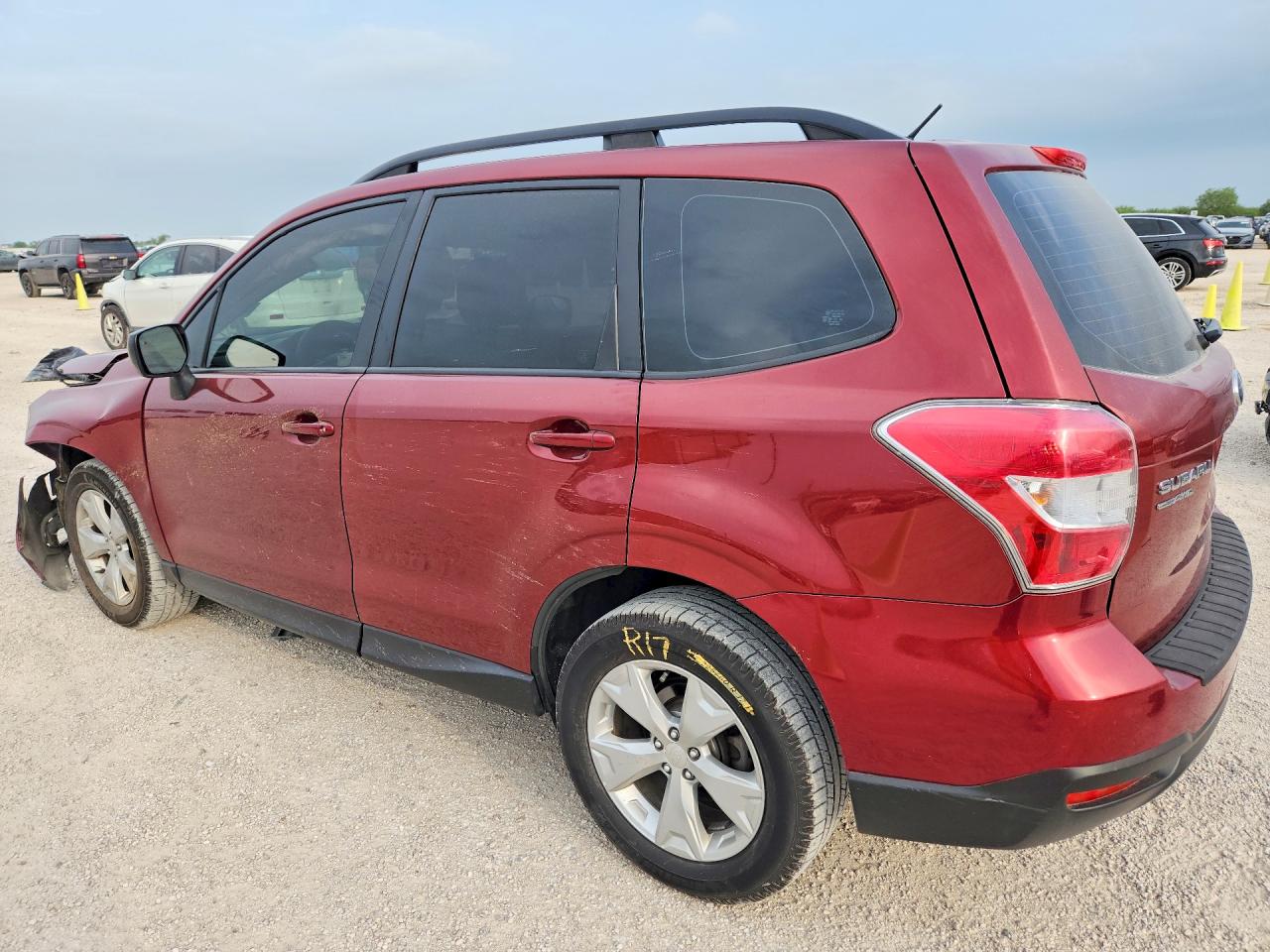 2015 Subaru Forester 2.5i Red vin: JF2SJABC3FH570511
