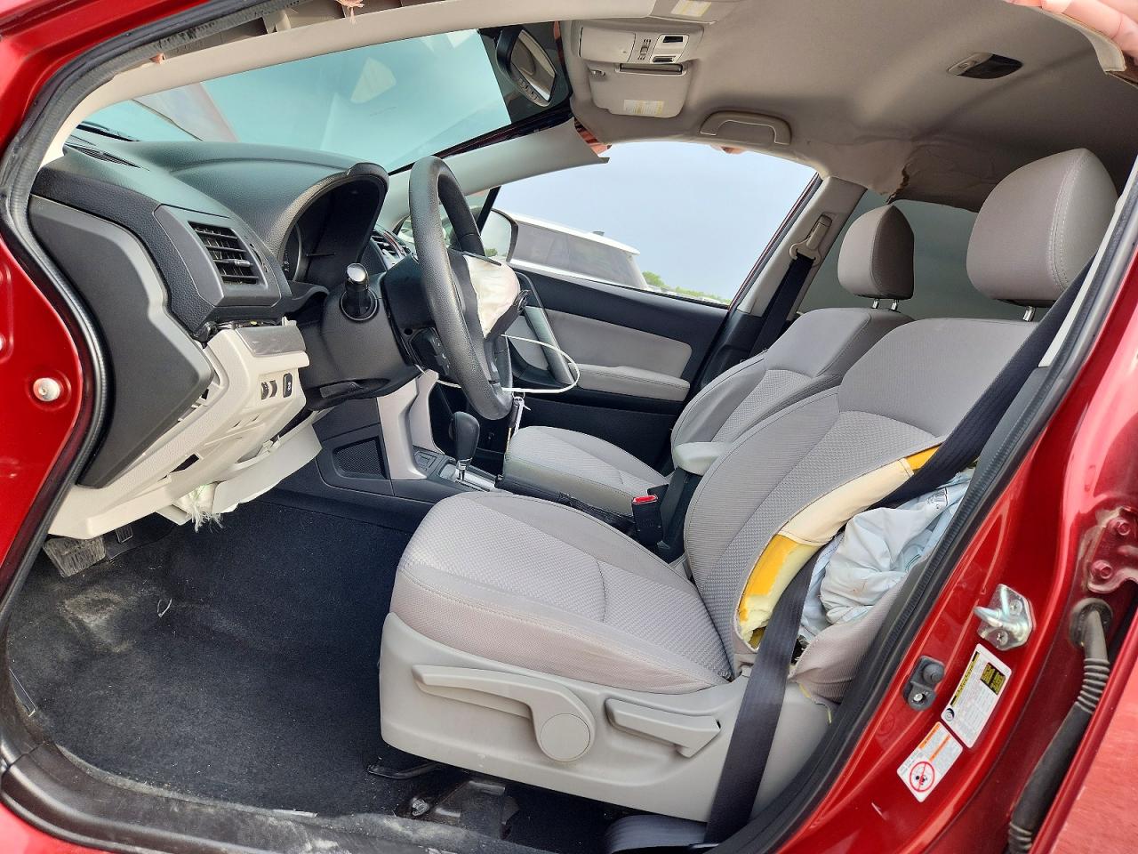 2015 Subaru Forester 2.5i Red vin: JF2SJABC3FH570511