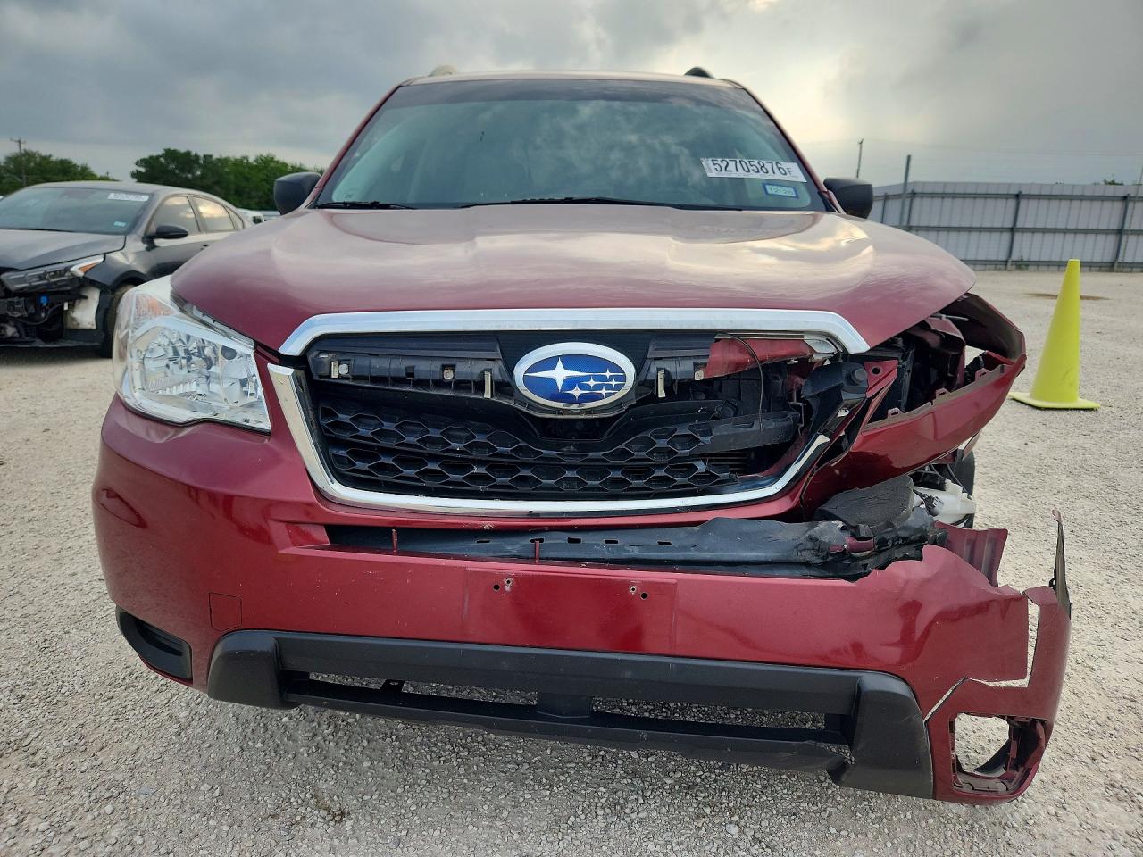 2015 Subaru Forester 2.5i Red vin: JF2SJABC3FH570511