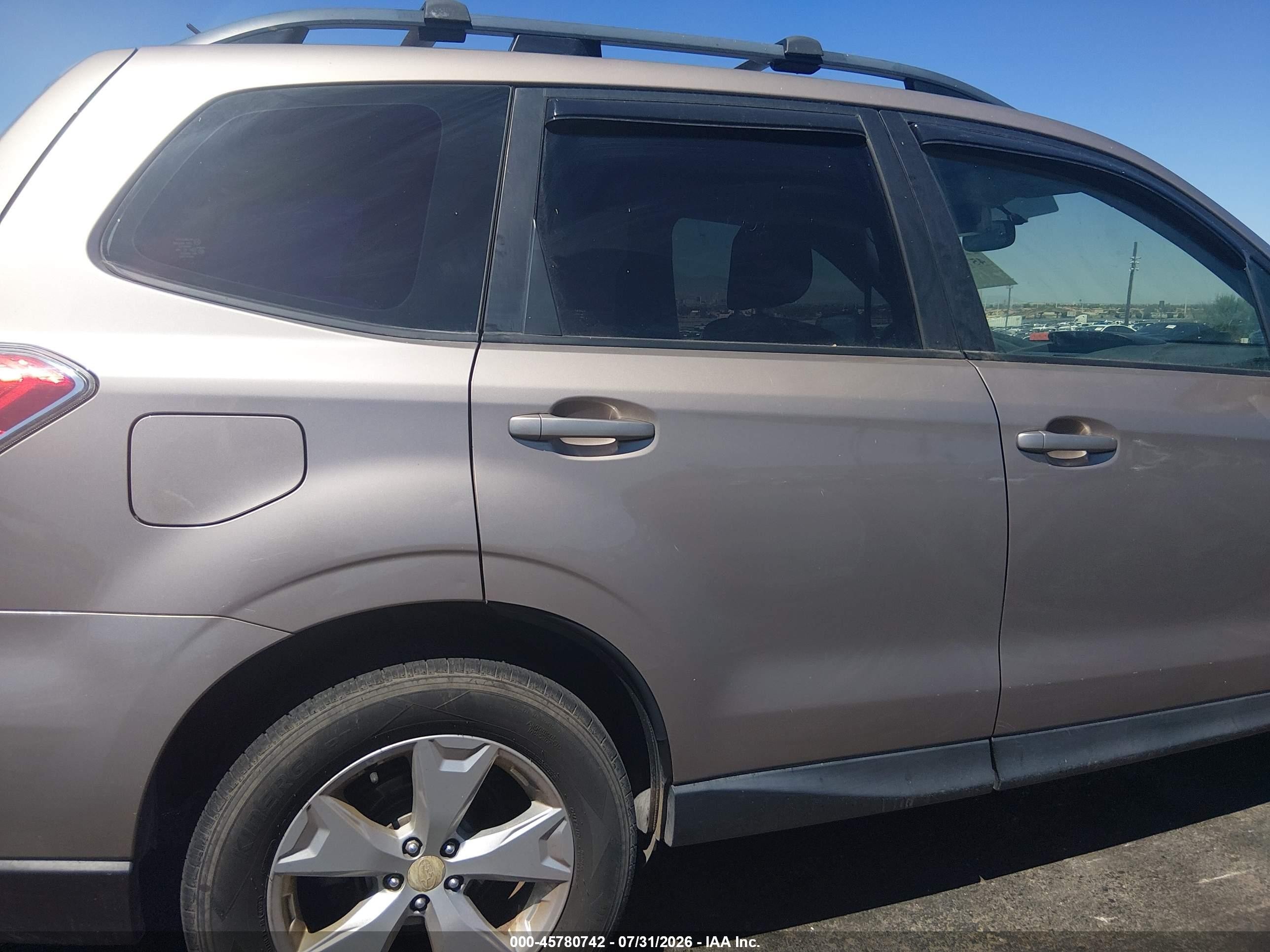 2015 Subaru Forester 2.5i Tan vin: JF2SJABC3FH575305