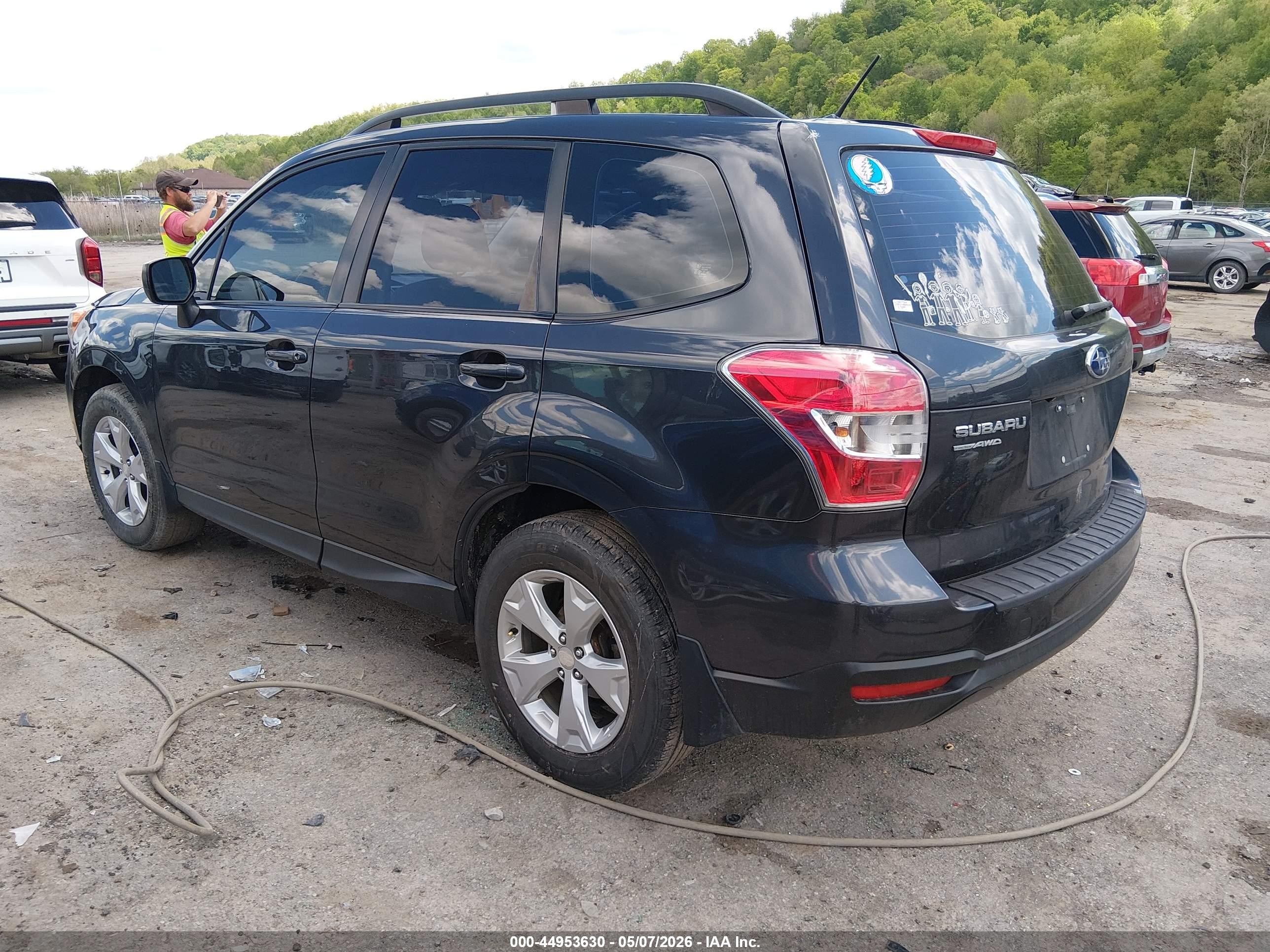 2015 Subaru Forester 2.5i Серый vin: JF2SJABC3FH802136