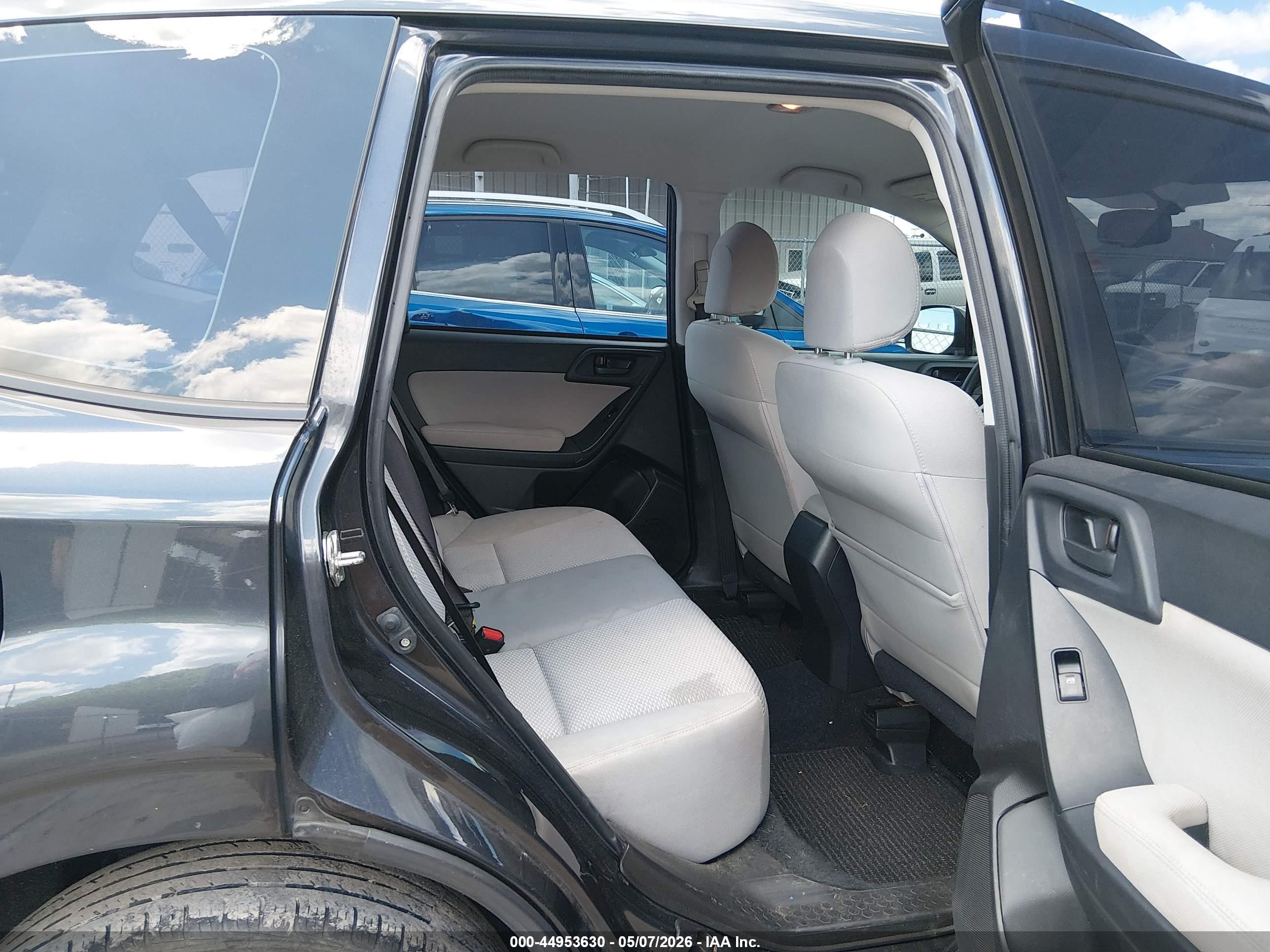 2015 Subaru Forester 2.5i Серый vin: JF2SJABC3FH802136