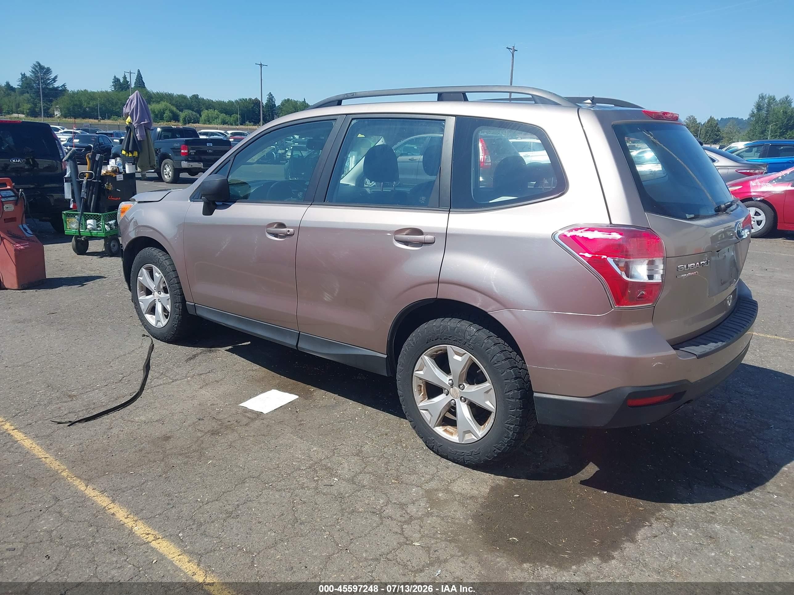 2015 Subaru Forester 2.5i Champagne vin: JF2SJABC3FH832074