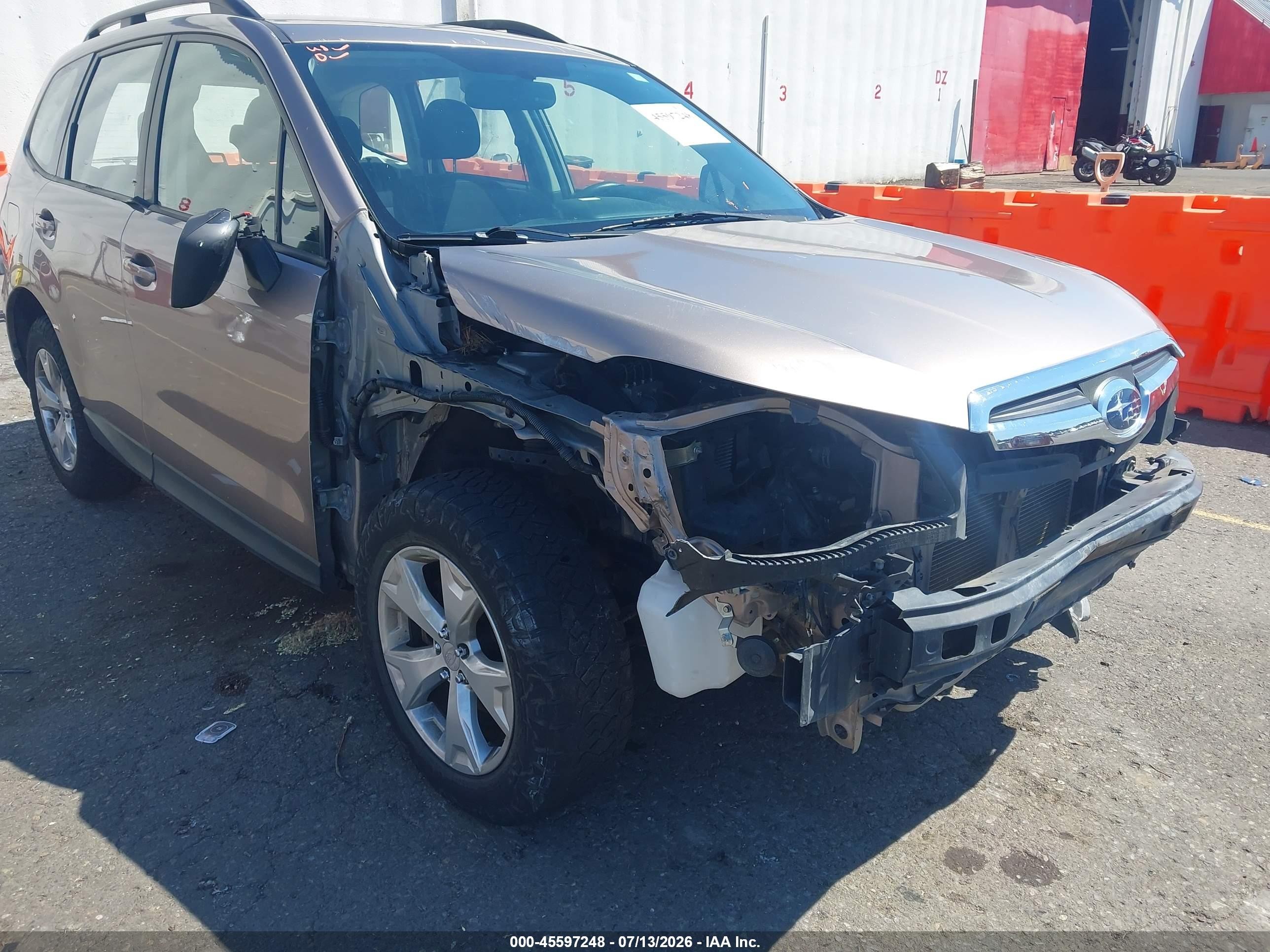 2015 Subaru Forester 2.5i Champagne vin: JF2SJABC3FH832074