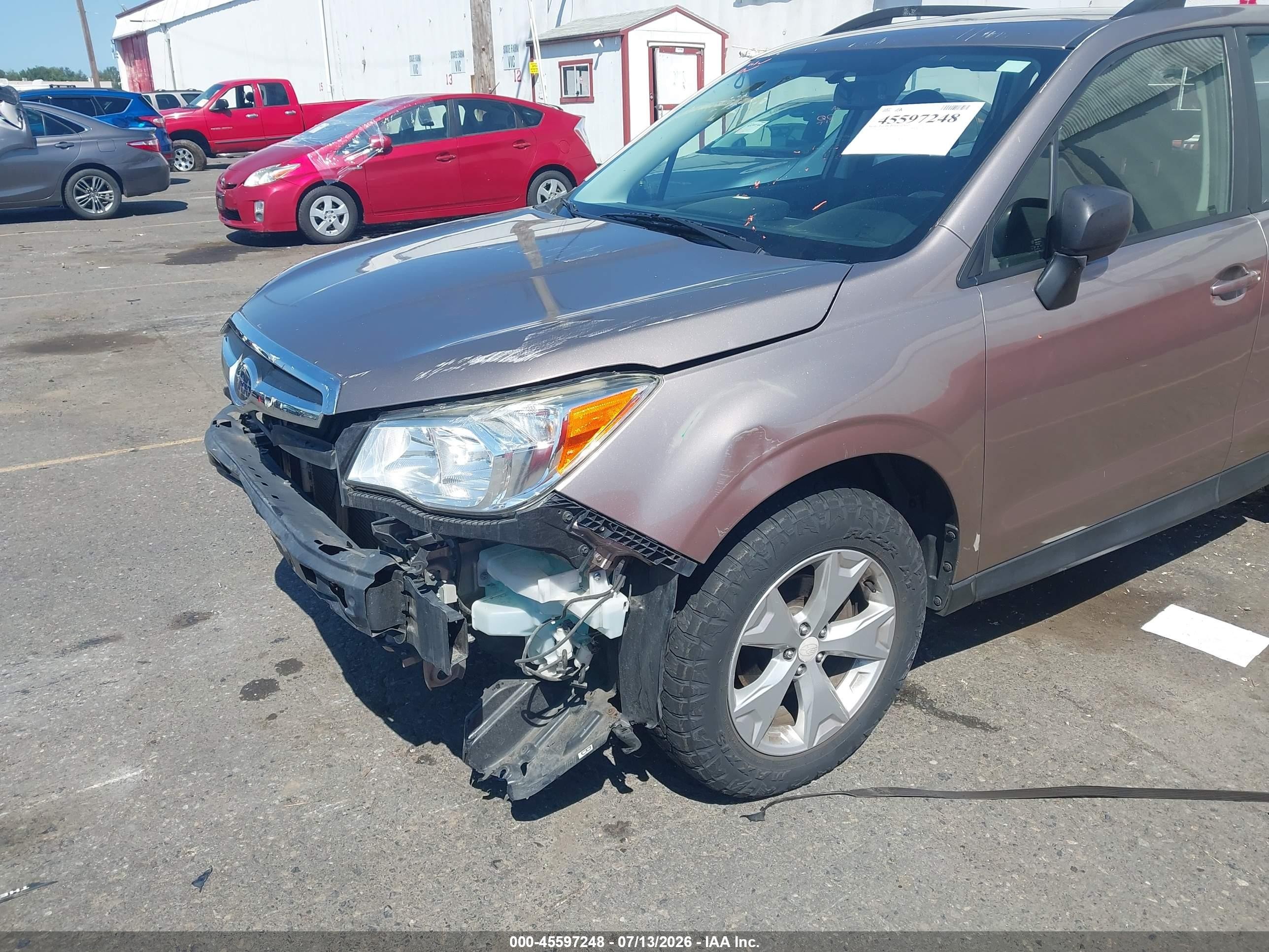 2015 Subaru Forester 2.5i Champagne vin: JF2SJABC3FH832074