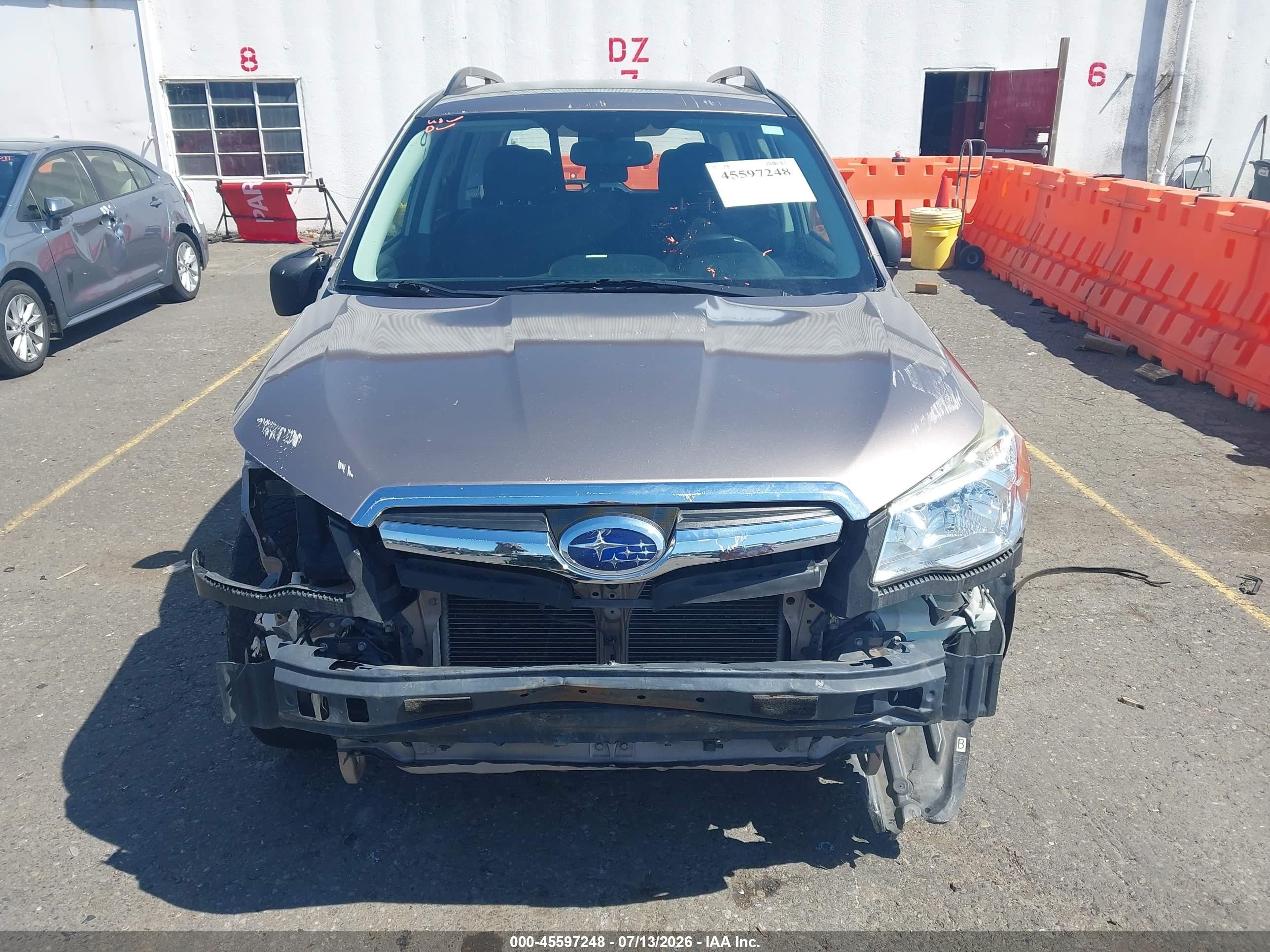 2015 Subaru Forester 2.5i Champagne vin: JF2SJABC3FH832074