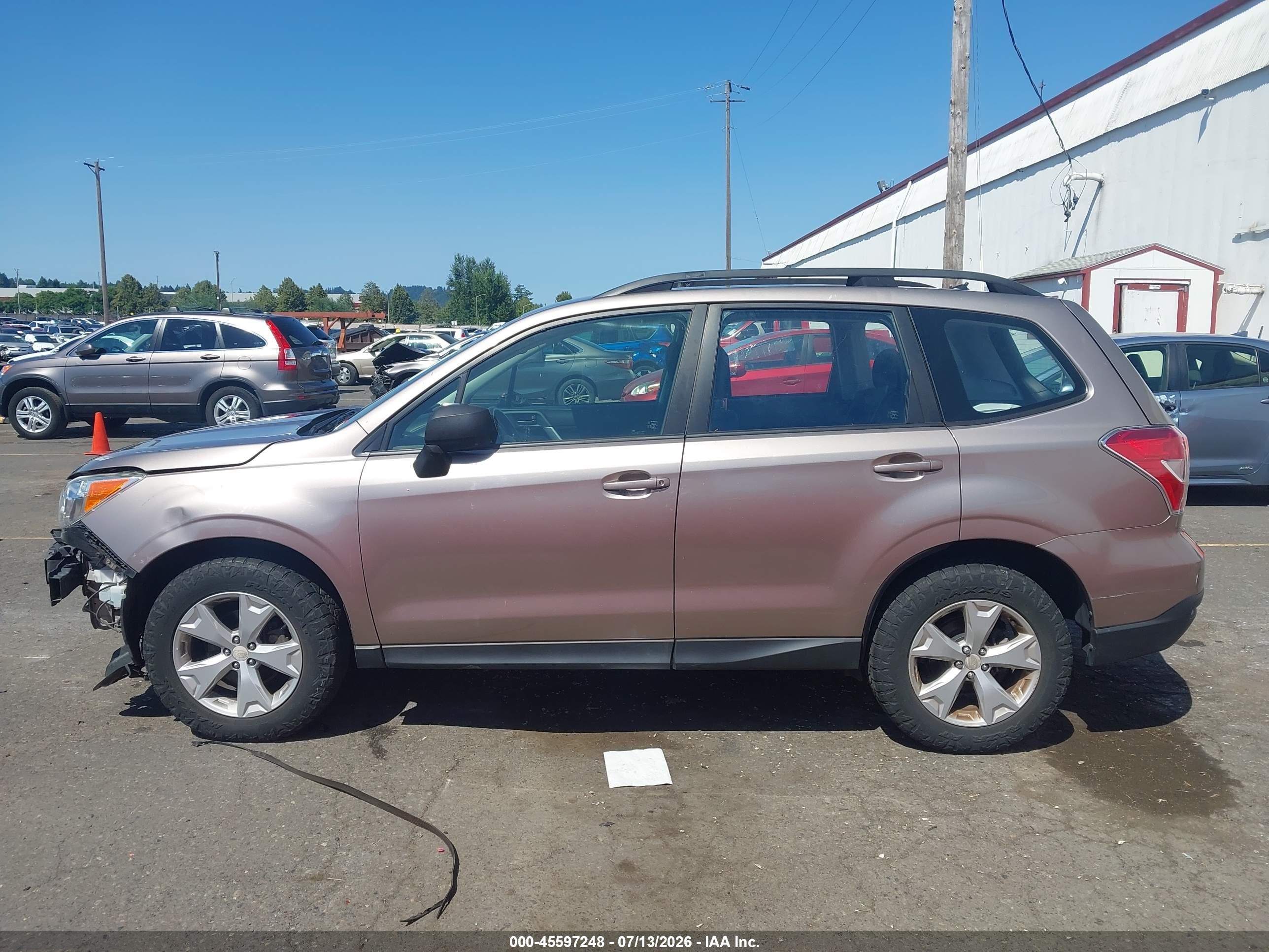 2015 Subaru Forester 2.5i Champagne vin: JF2SJABC3FH832074