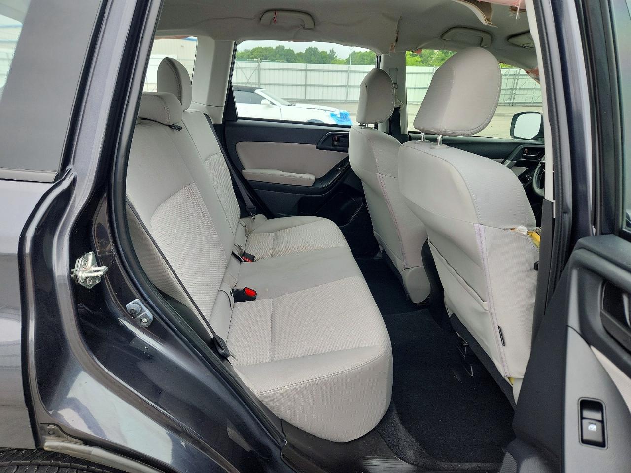 2015 Subaru Forester 2.5i Gray vin: JF2SJABC4FH432301