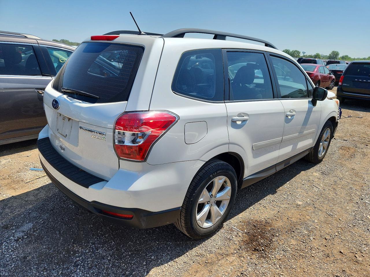 2015 Subaru Forester 2.5i Белый vin: JF2SJABC4FH443007