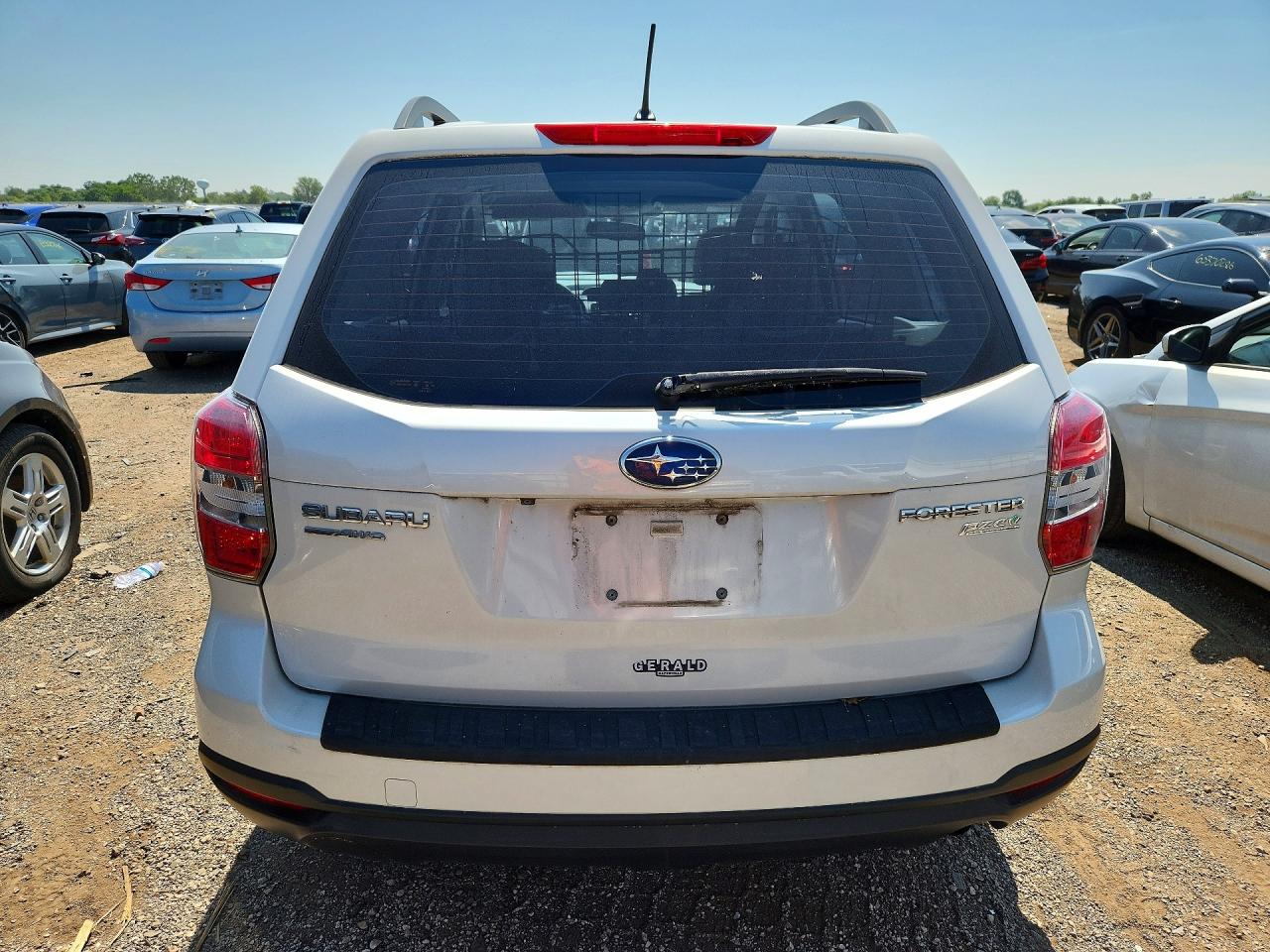 2015 Subaru Forester 2.5i Белый vin: JF2SJABC4FH443007