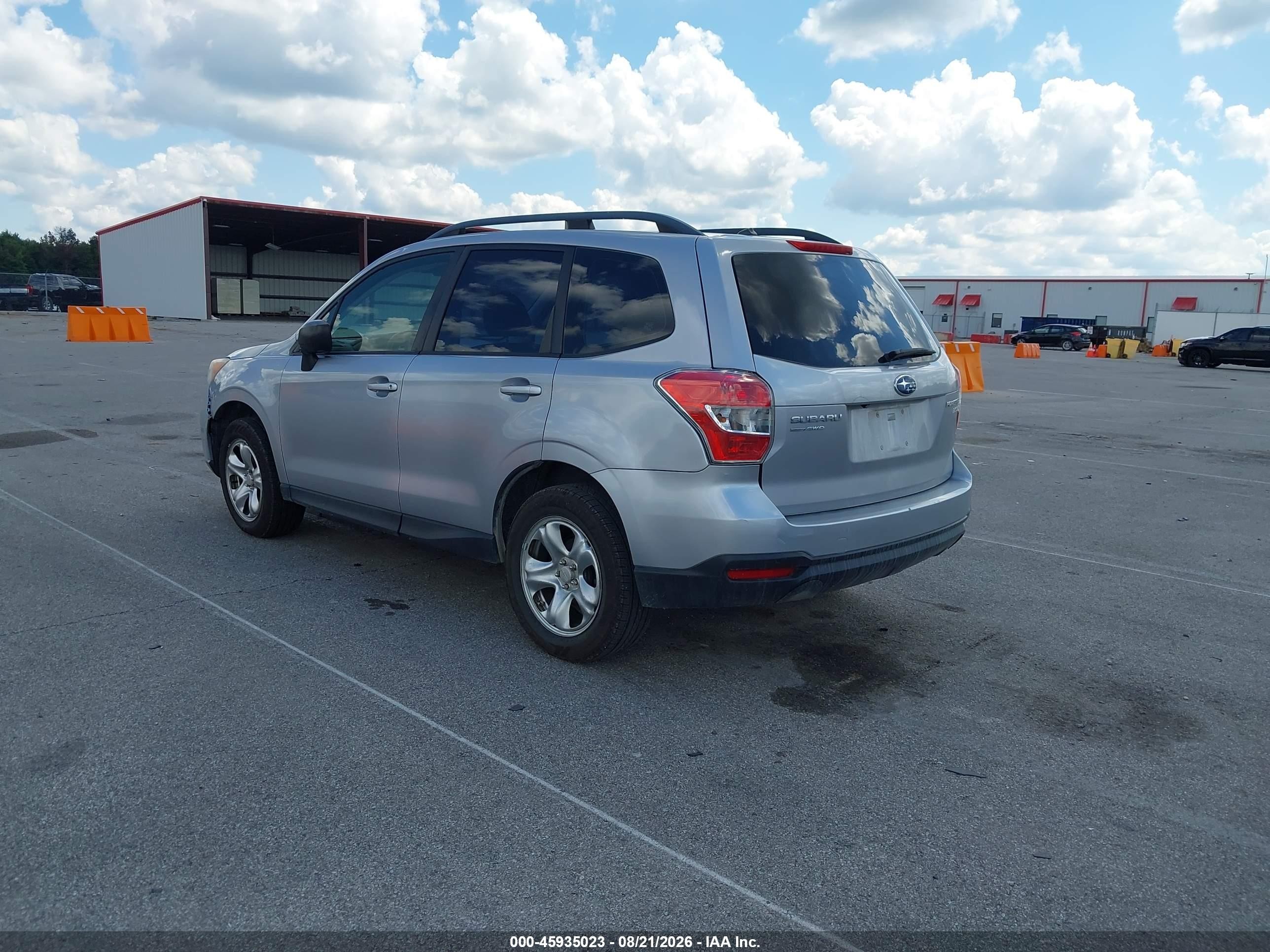 2015 Subaru Forester 2.5i Серебряный vin: JF2SJABC4FH456422