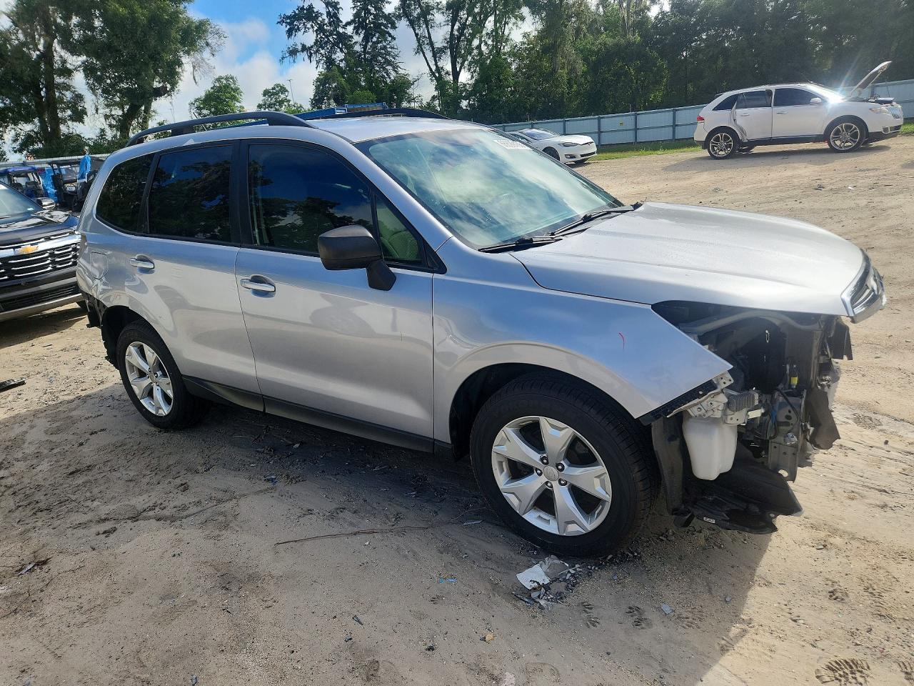2015 Subaru Forester 2.5i Silver vin: JF2SJABC4FH596096