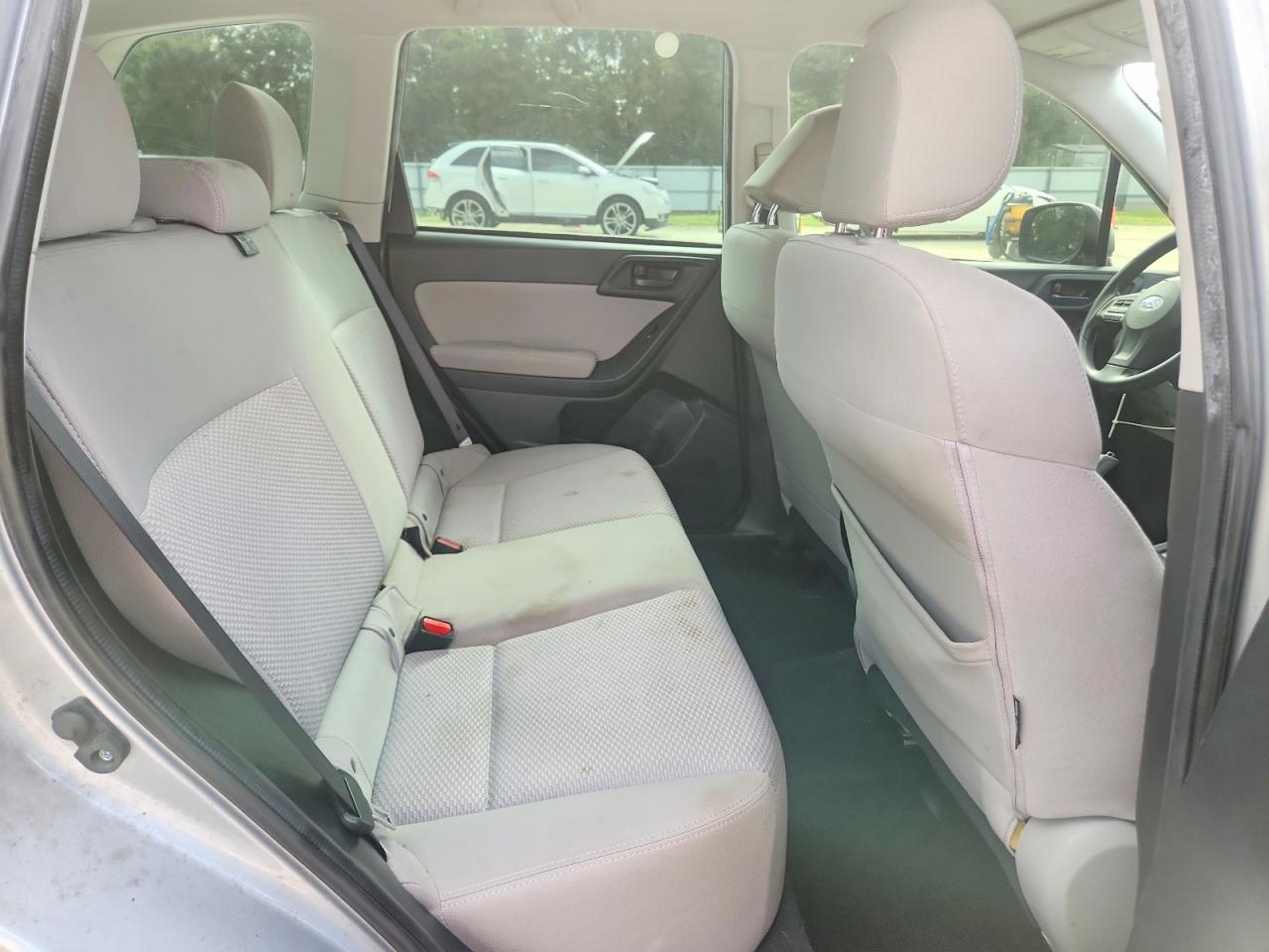 2015 Subaru Forester 2.5i Silver vin: JF2SJABC4FH596096