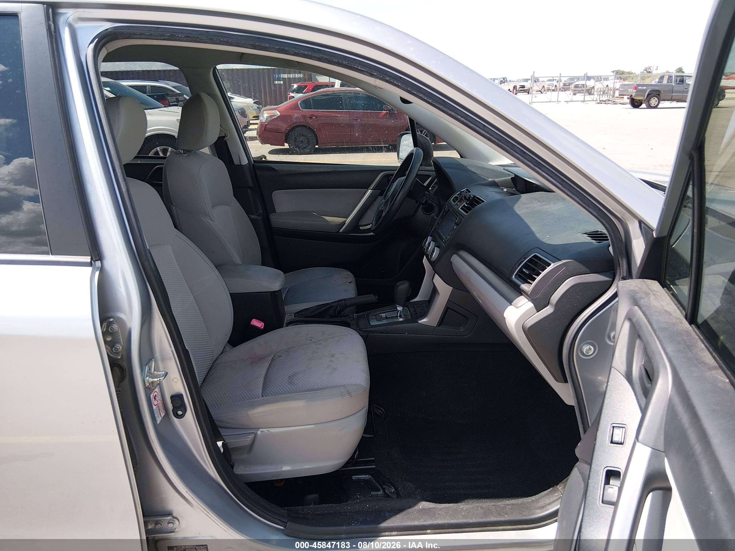 2016 Subaru Forester 2.5i Silver vin: JF2SJABC4GH425155