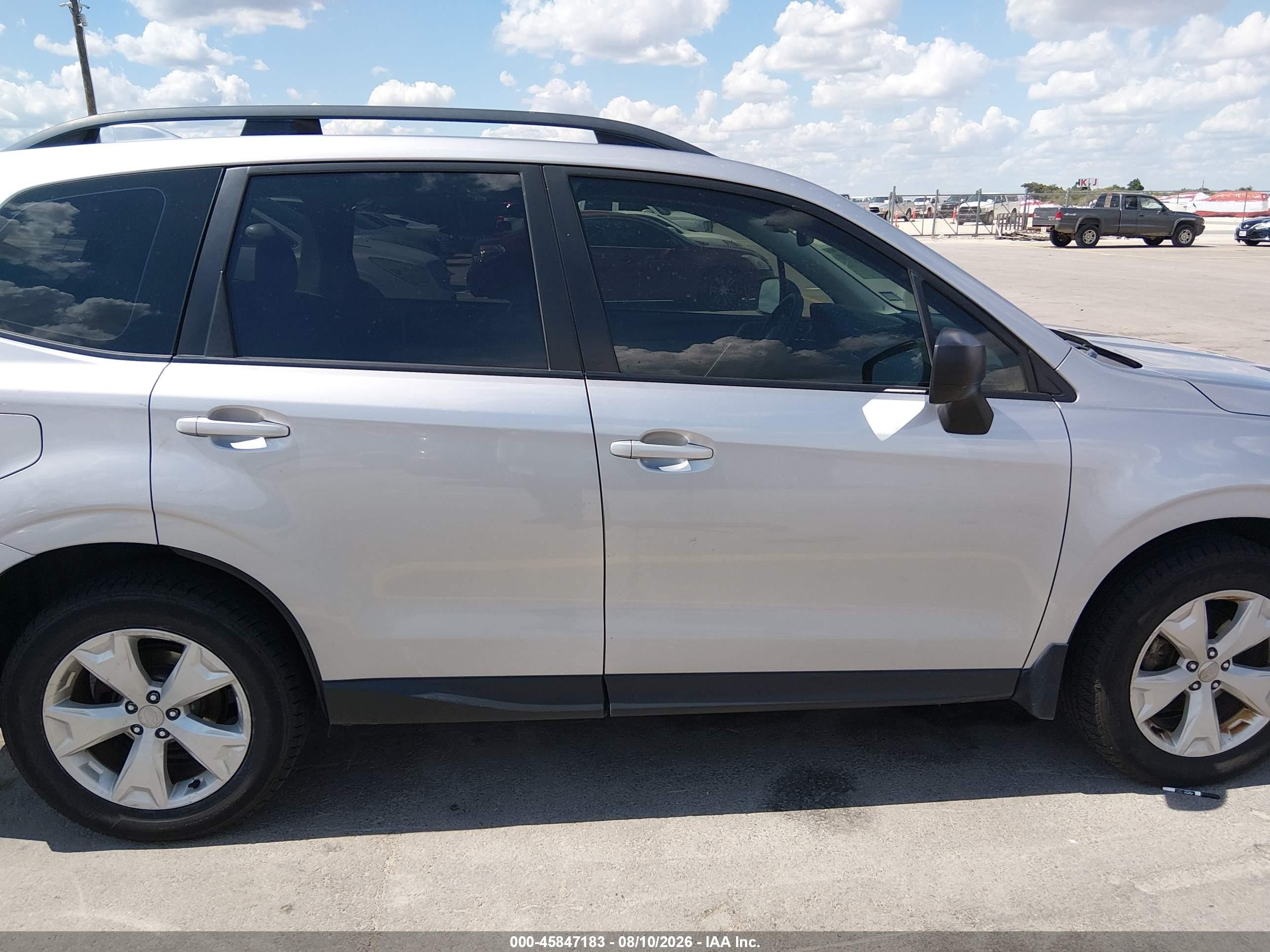 2016 Subaru Forester 2.5i Silver vin: JF2SJABC4GH425155