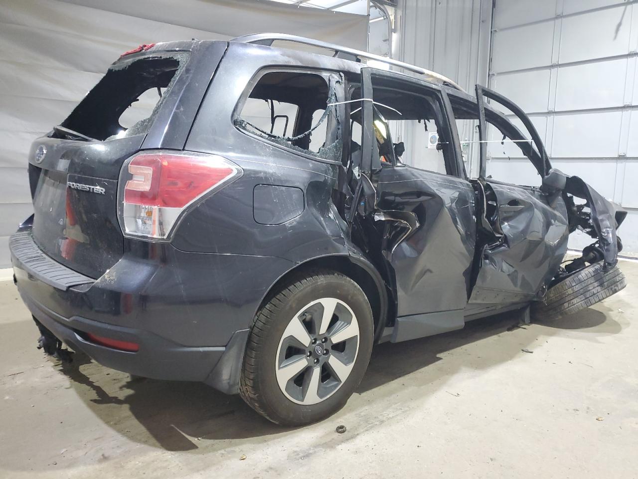 2018 Subaru Forester 2.5i Серый vin: JF2SJABC4JH436518