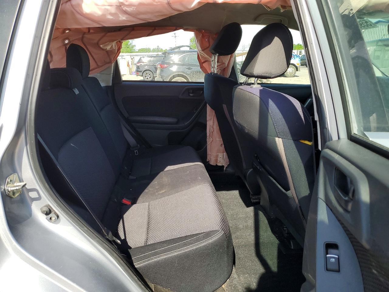 2018 Subaru Forester 2.5i Silver vin: JF2SJABC4JH451620