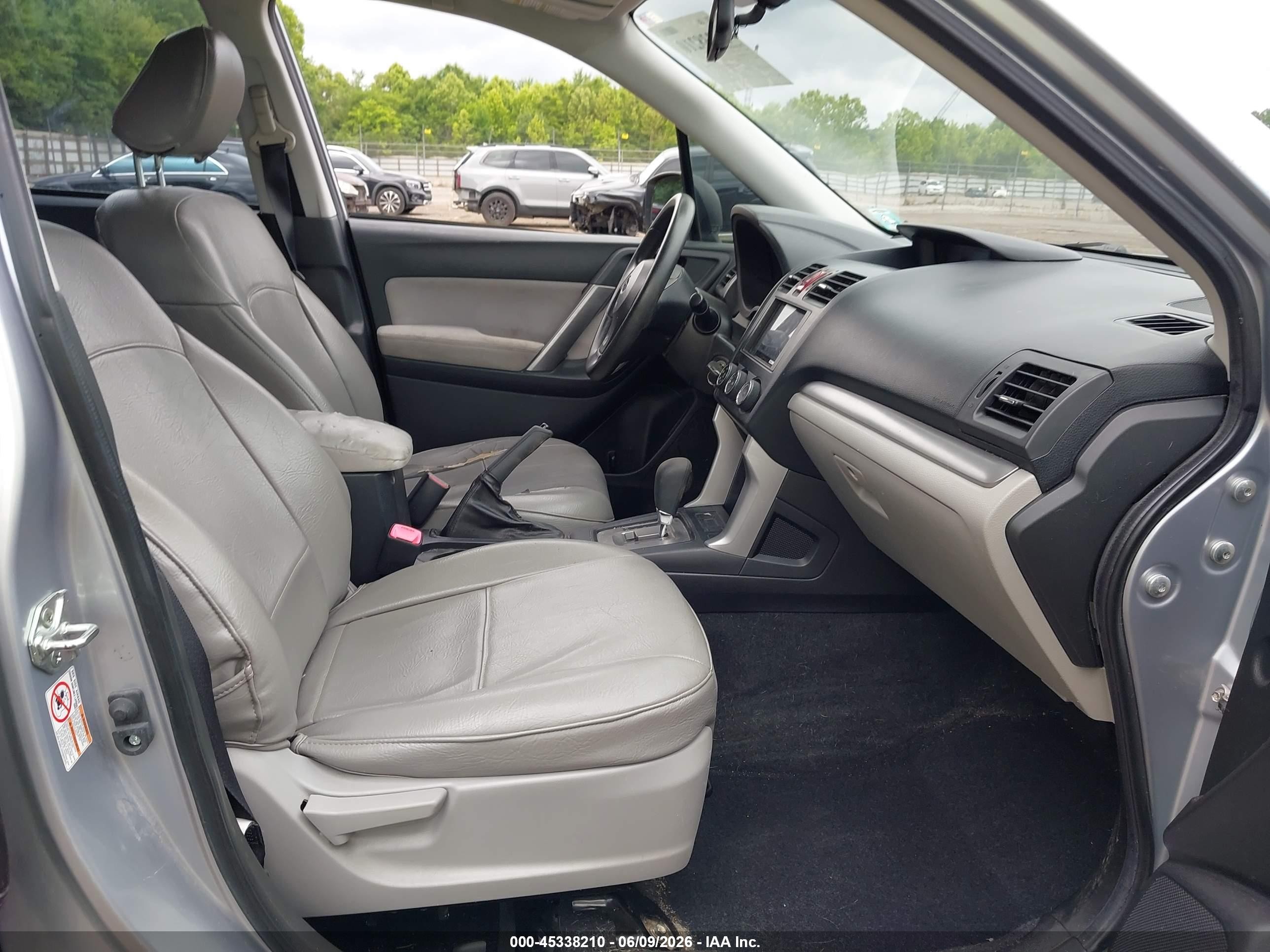 2015 Subaru Forester 2.5i Silver vin: JF2SJABC5FH460172