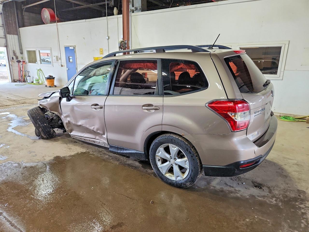 2015 Subaru Forester 2.5i Tan vin: JF2SJABC5FH483533