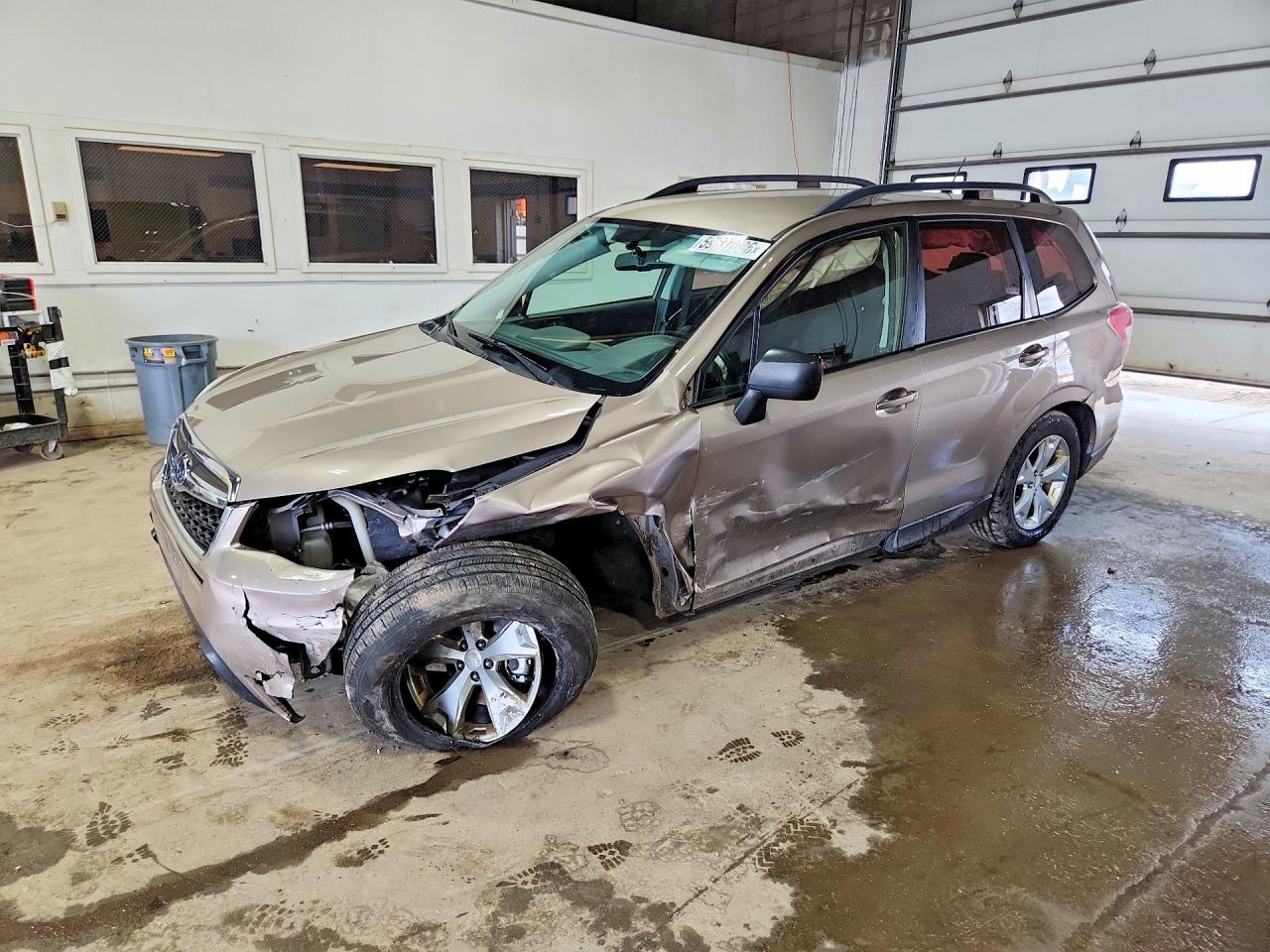 2015 Subaru Forester 2.5i Tan vin: JF2SJABC5FH483533