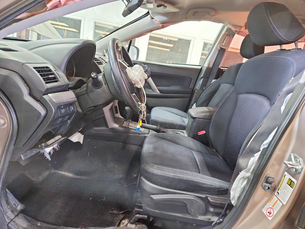 2015 Subaru Forester 2.5i Tan vin: JF2SJABC5FH483533