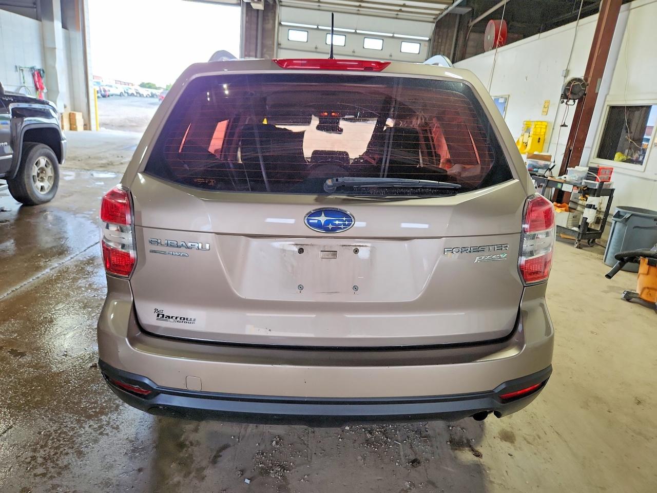 2015 Subaru Forester 2.5i Tan vin: JF2SJABC5FH483533