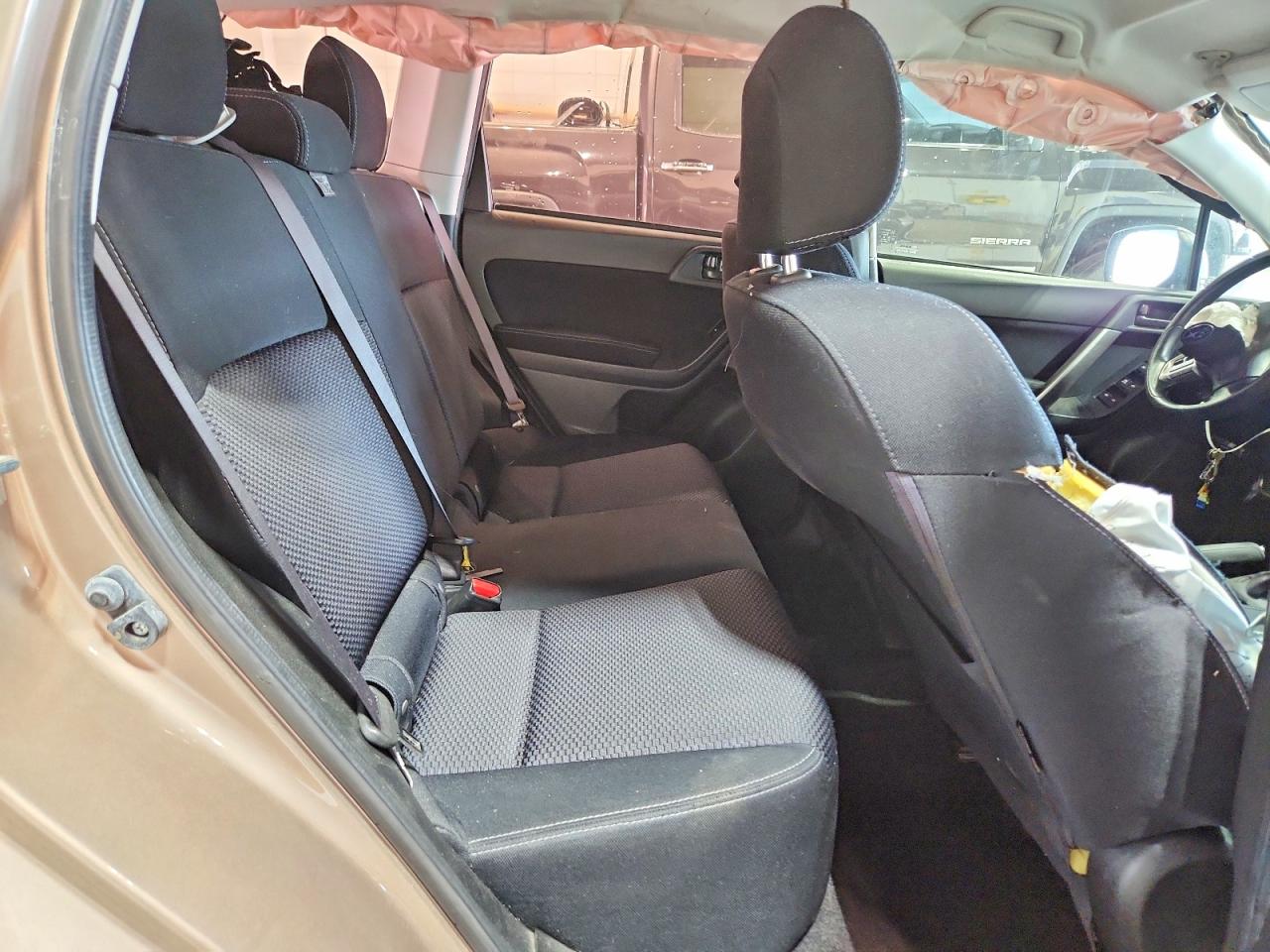 2015 Subaru Forester 2.5i Tan vin: JF2SJABC5FH483533