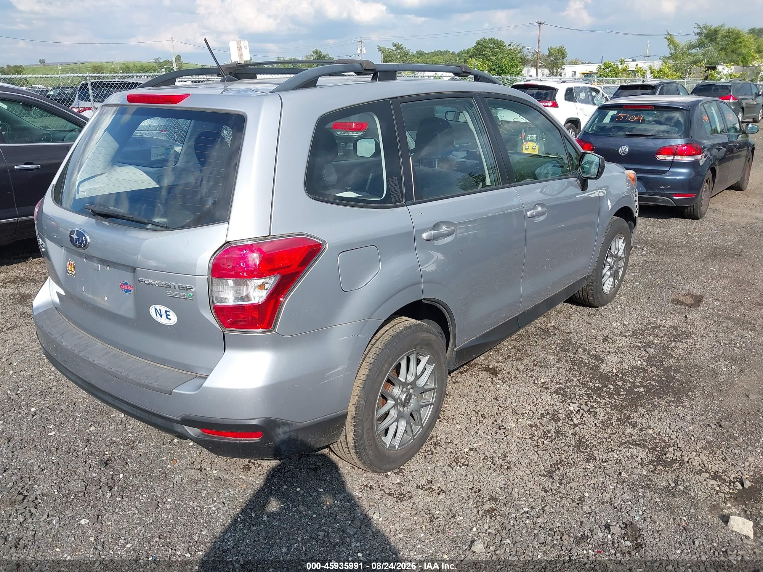 2015 Subaru Forester 2.5i Silver vin: JF2SJABC5FH527918