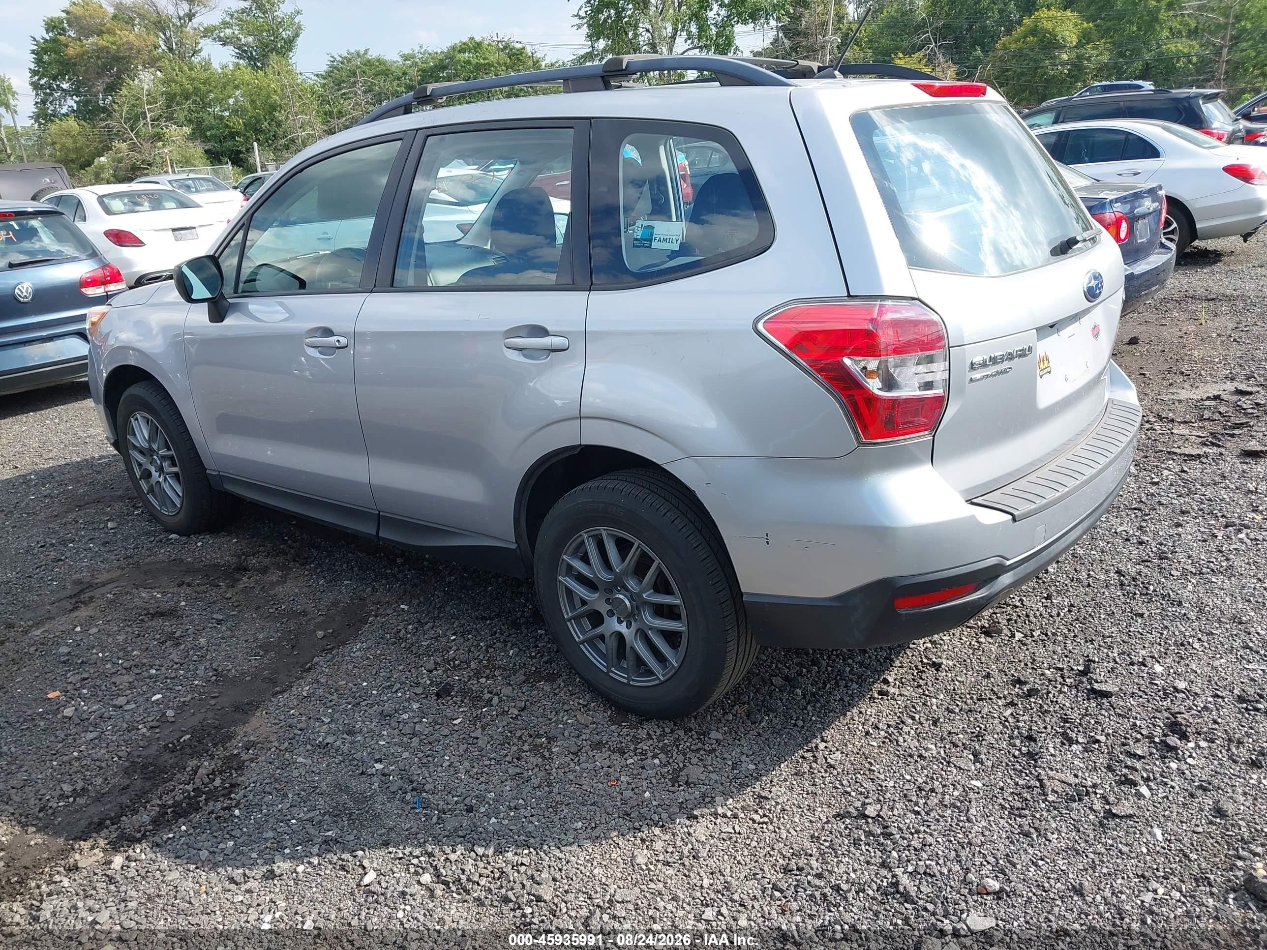 2015 Subaru Forester 2.5i Silver vin: JF2SJABC5FH527918