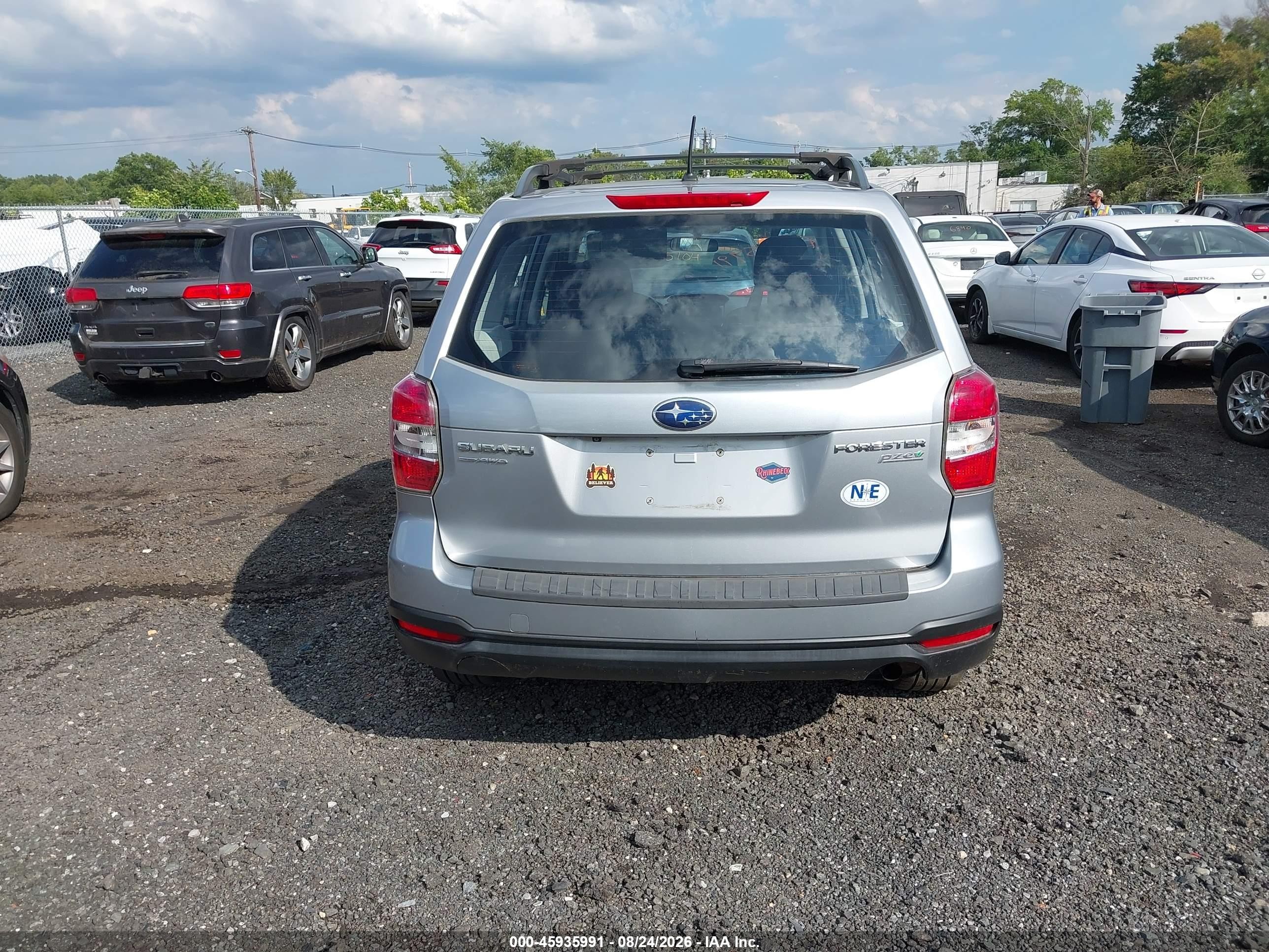 2015 Subaru Forester 2.5i Silver vin: JF2SJABC5FH527918