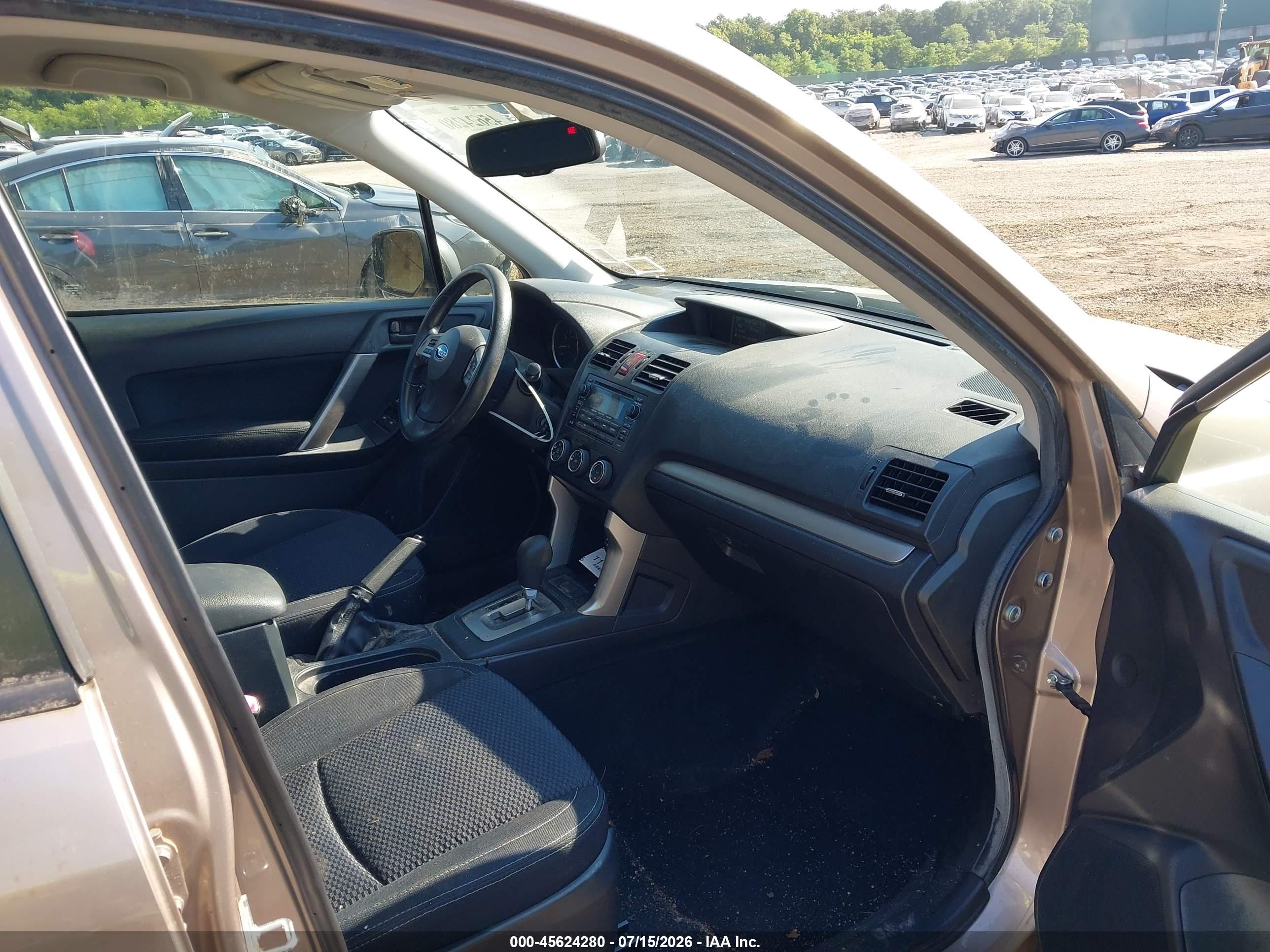 2015 Subaru Forester 2.5i Бежевый vin: JF2SJABC5FH545562