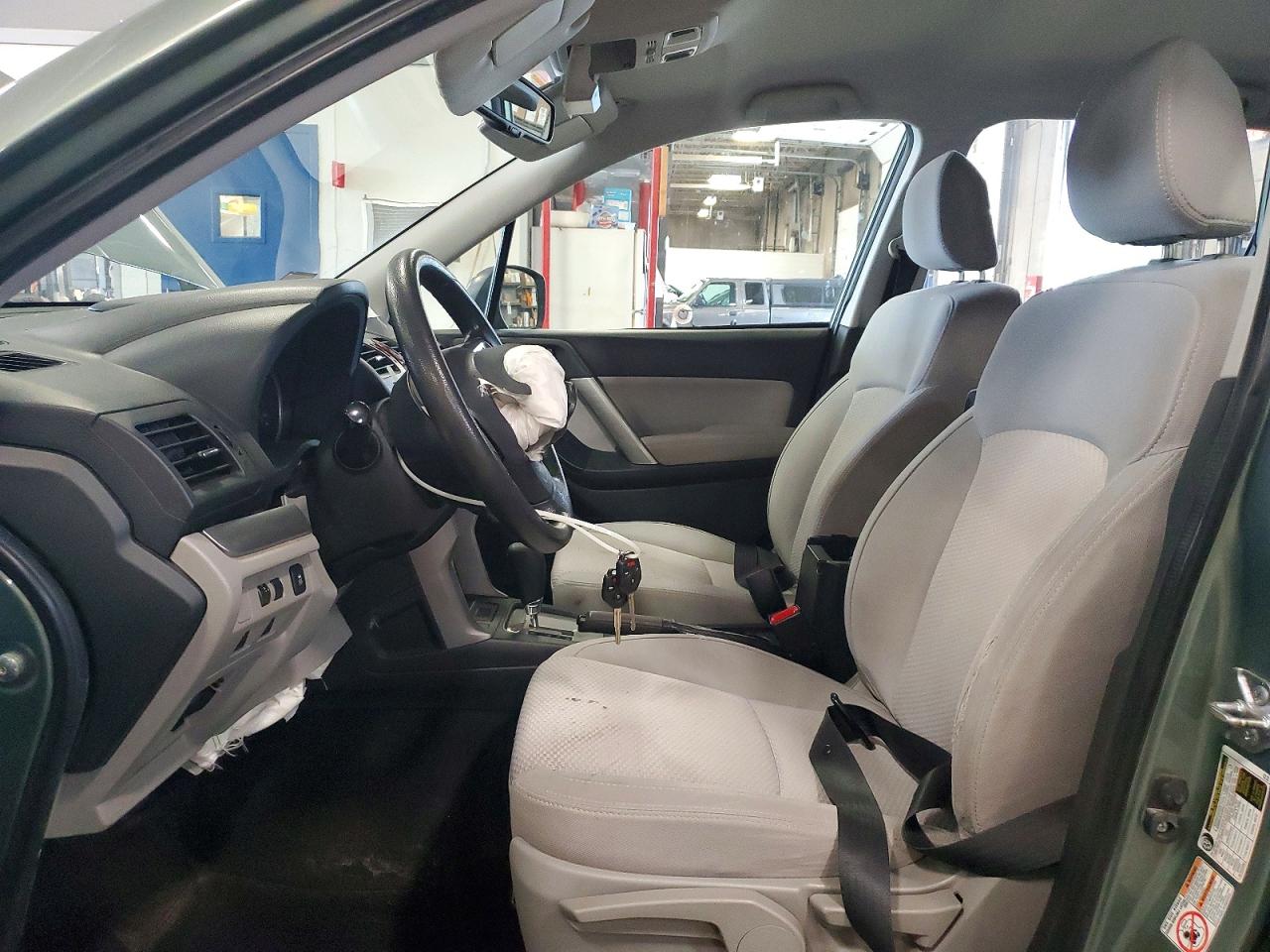 2015 Subaru Forester 2.5i Зеленый vin: JF2SJABC5FH596110