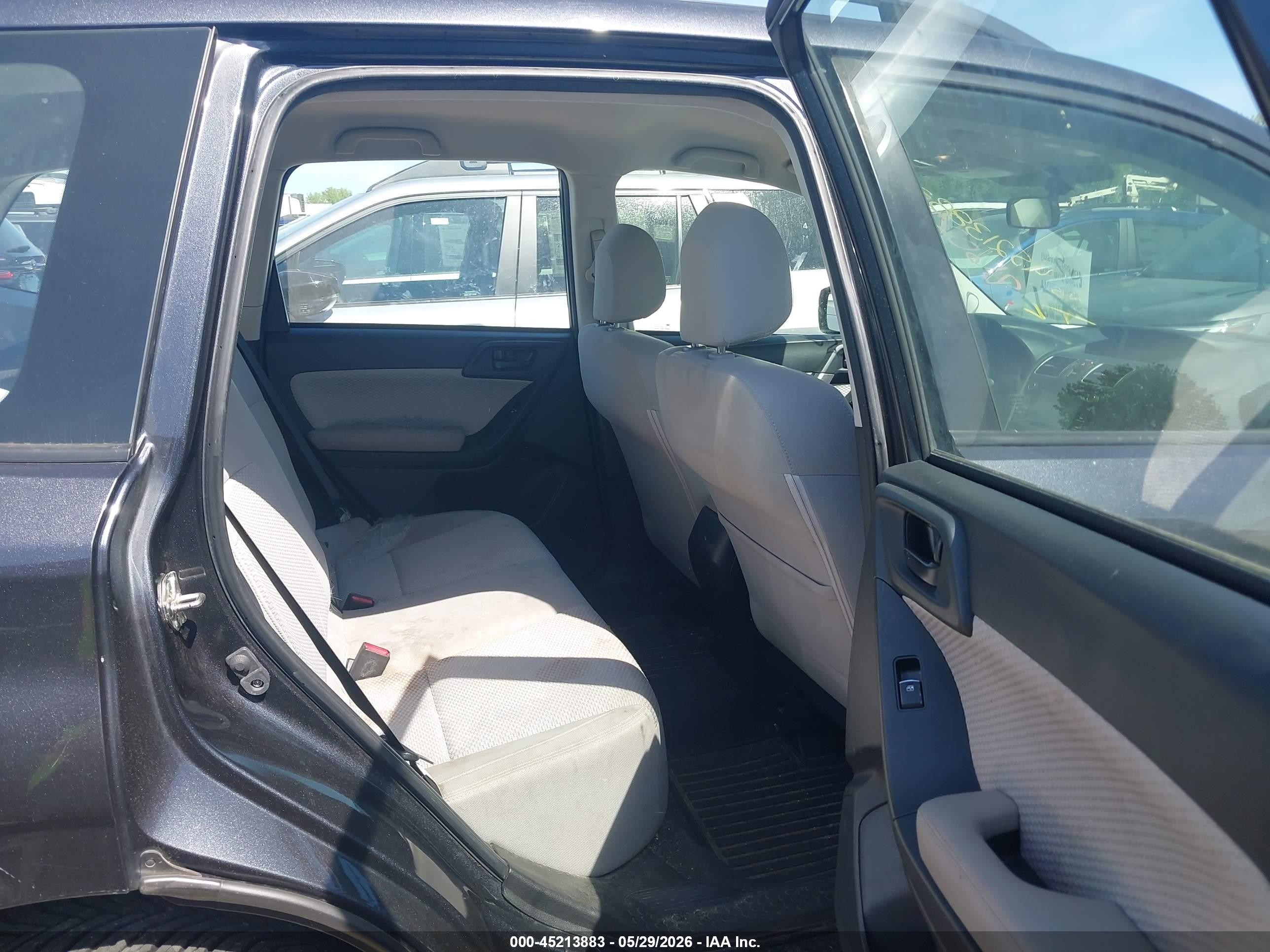2018 Subaru Forester 2.5i Gray vin: JF2SJABC5JH400420