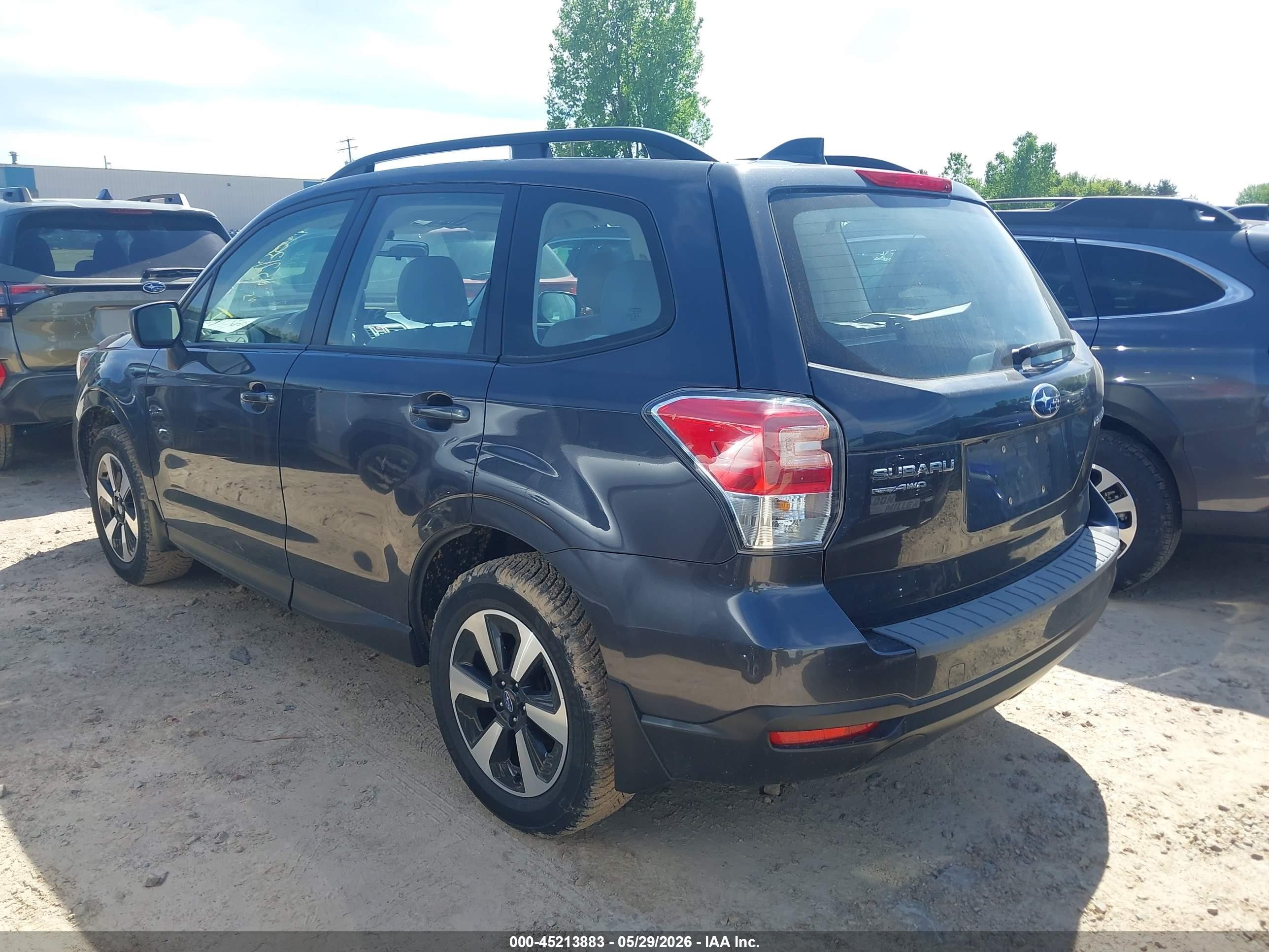 2018 Subaru Forester 2.5i Gray vin: JF2SJABC5JH400420