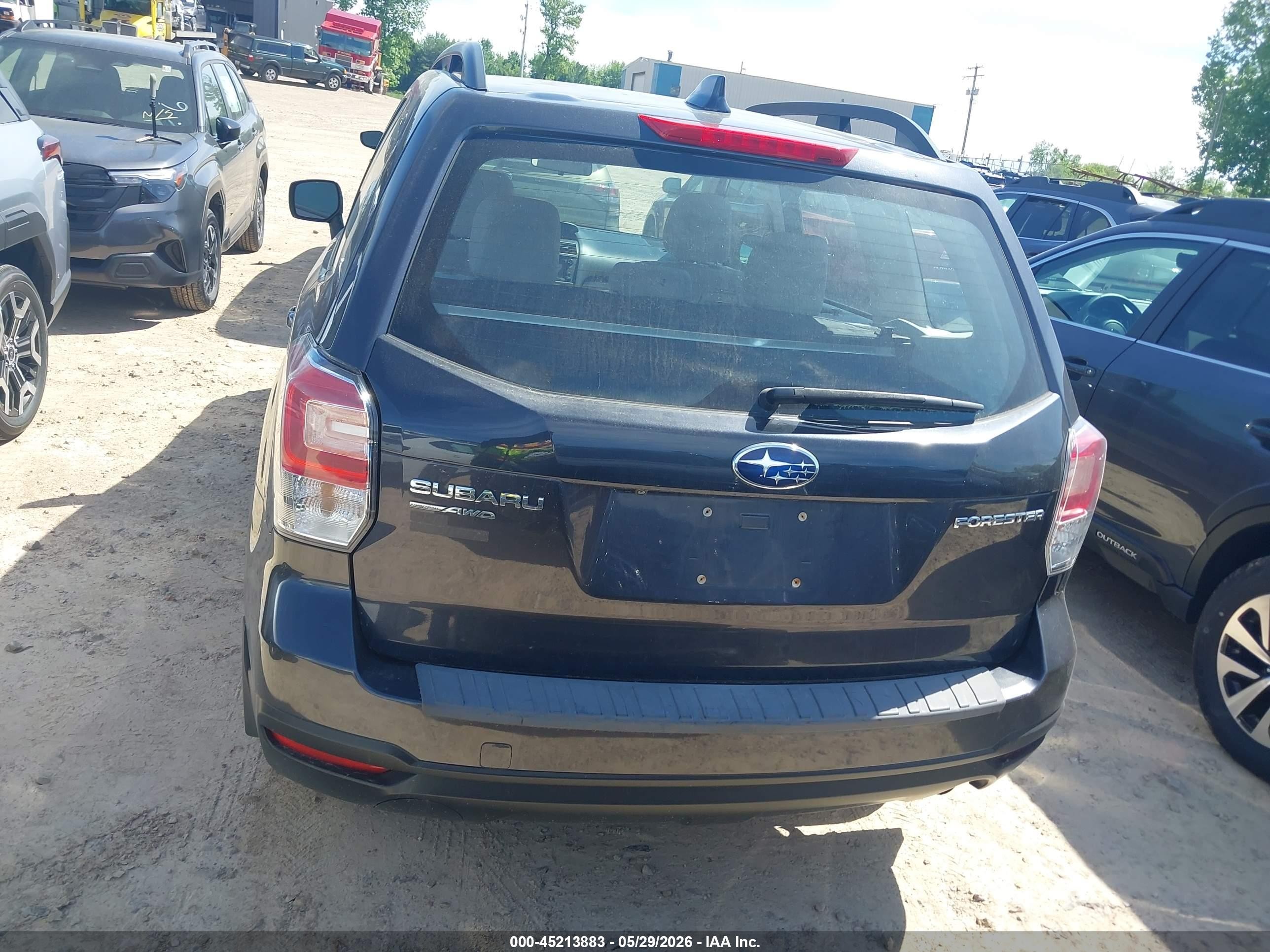 2018 Subaru Forester 2.5i Gray vin: JF2SJABC5JH400420