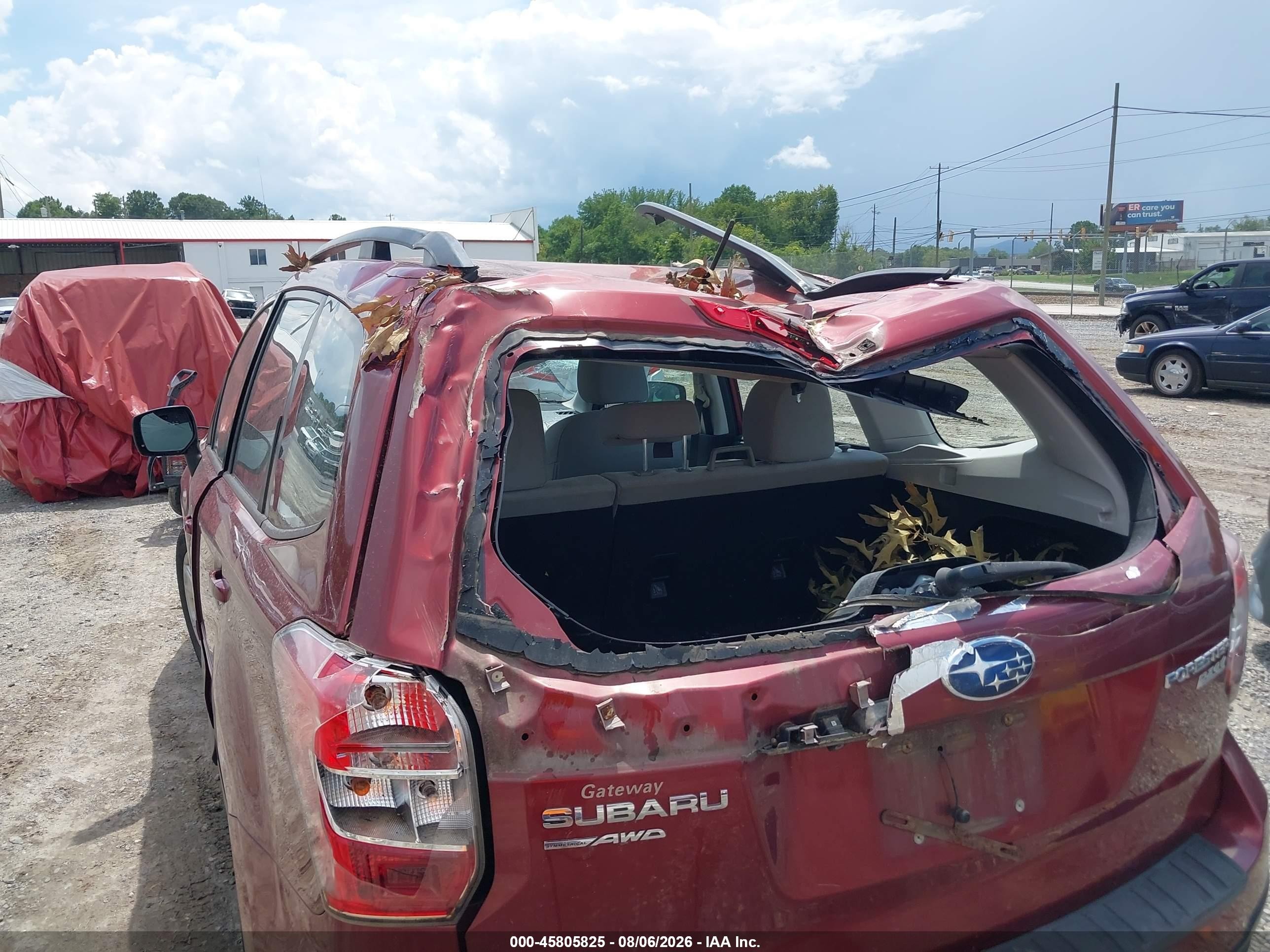 2015 Subaru Forester 2.5i Красный vin: JF2SJABC6FH461377