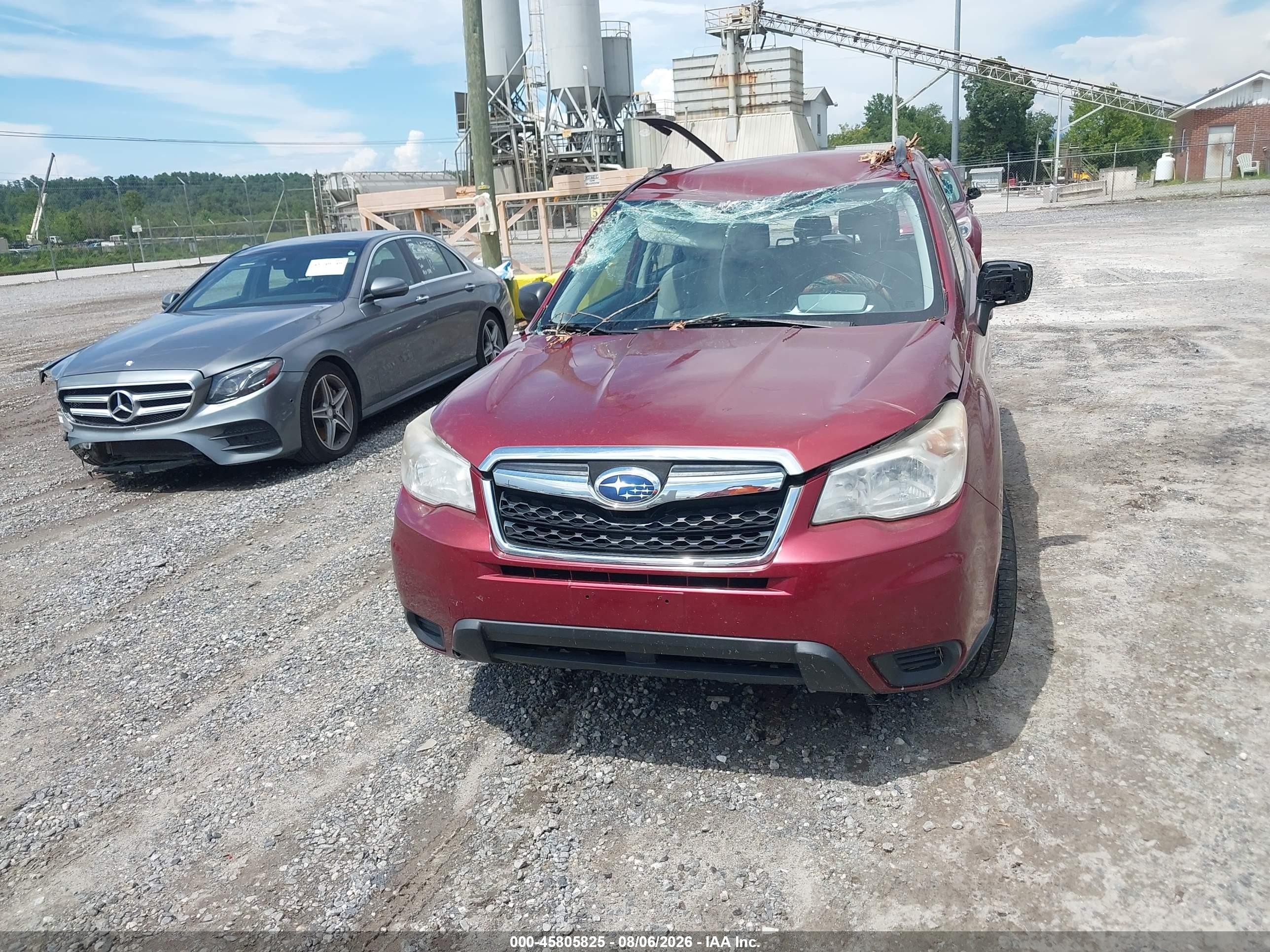 2015 Subaru Forester 2.5i Красный vin: JF2SJABC6FH461377