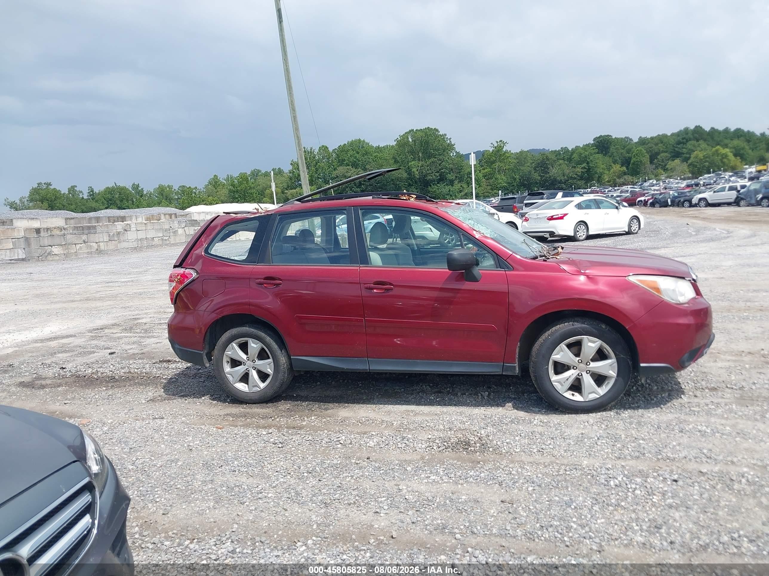 2015 Subaru Forester 2.5i Красный vin: JF2SJABC6FH461377
