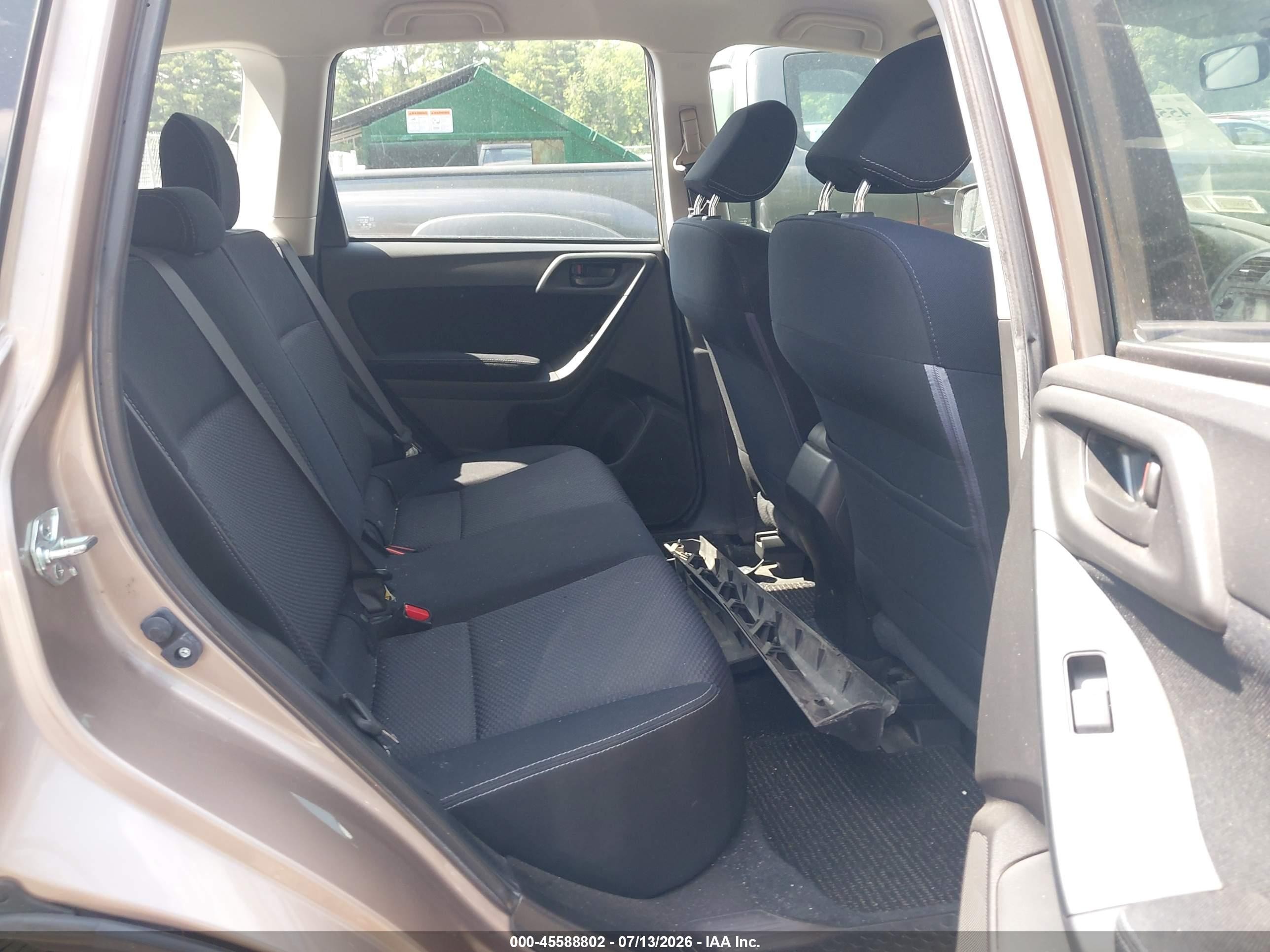 2015 Subaru Forester 2.5i Tan vin: JF2SJABC6FH467759